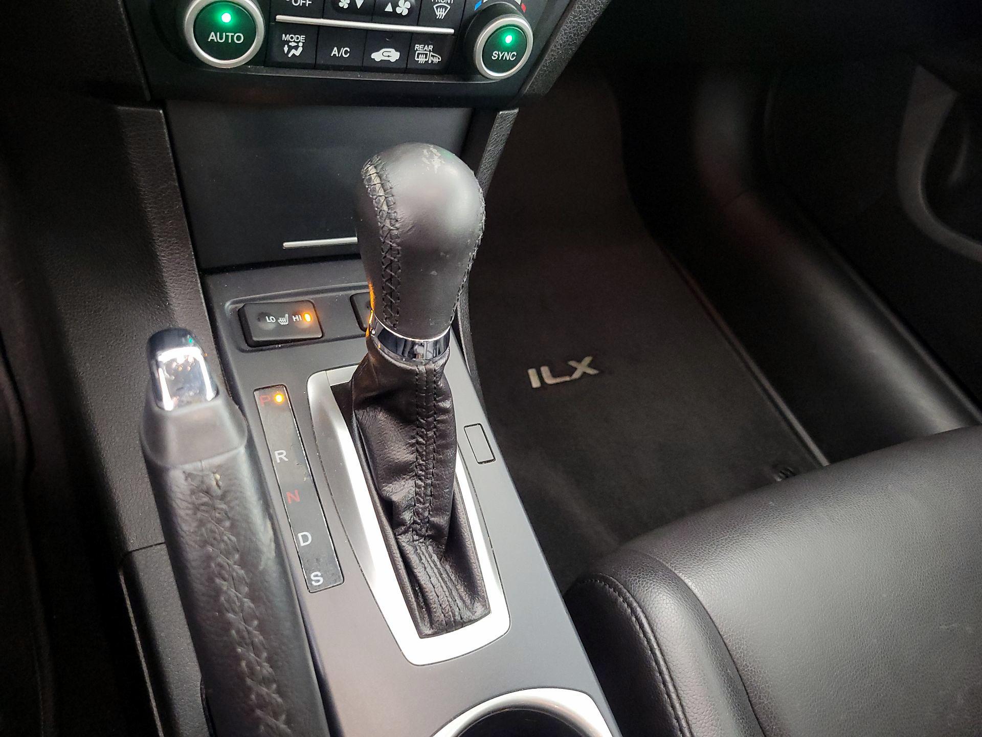 Thumbnail: 2017 Acura ILX - 17