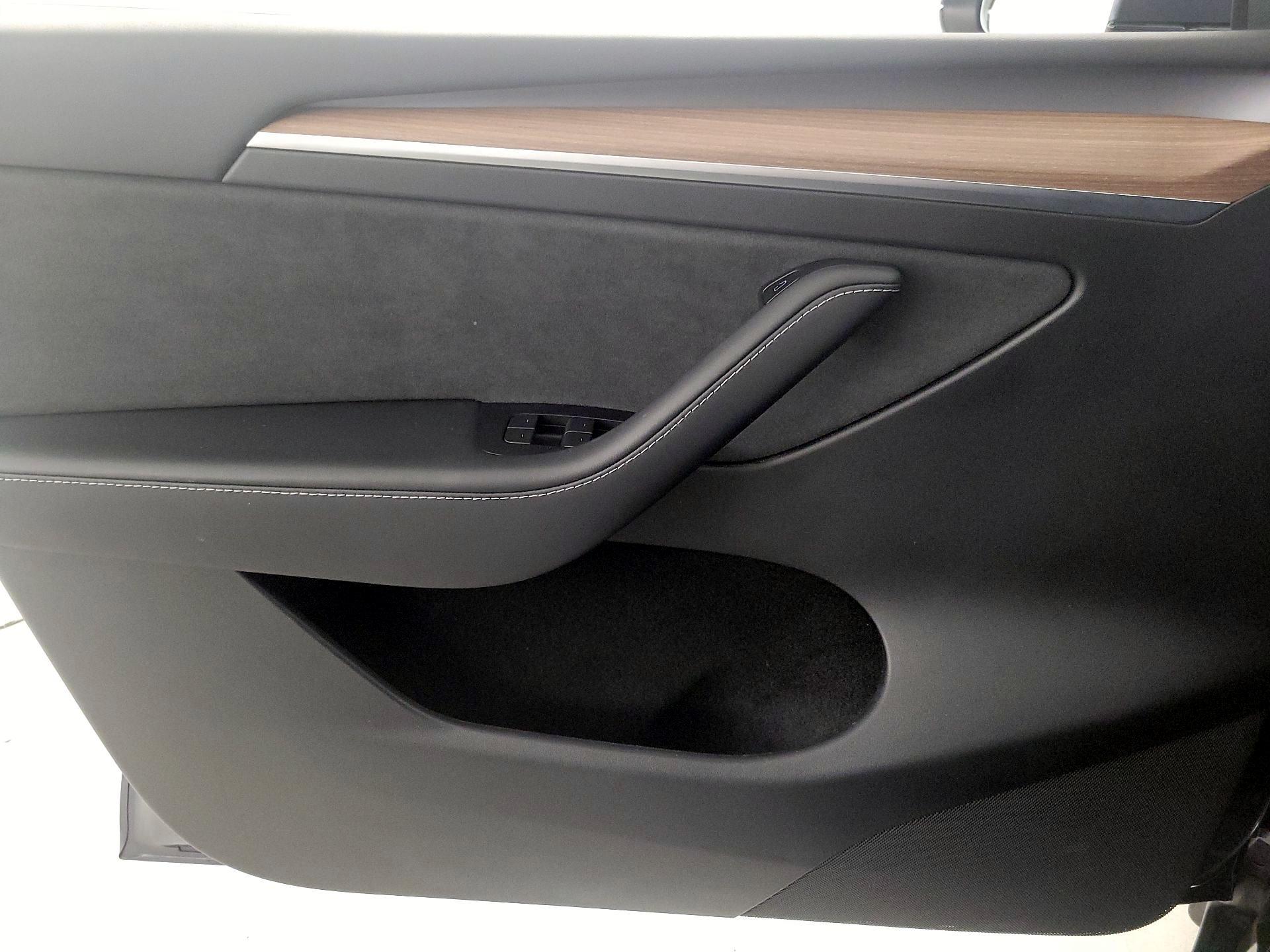 Thumbnail: 2023 Tesla Model Y - 12