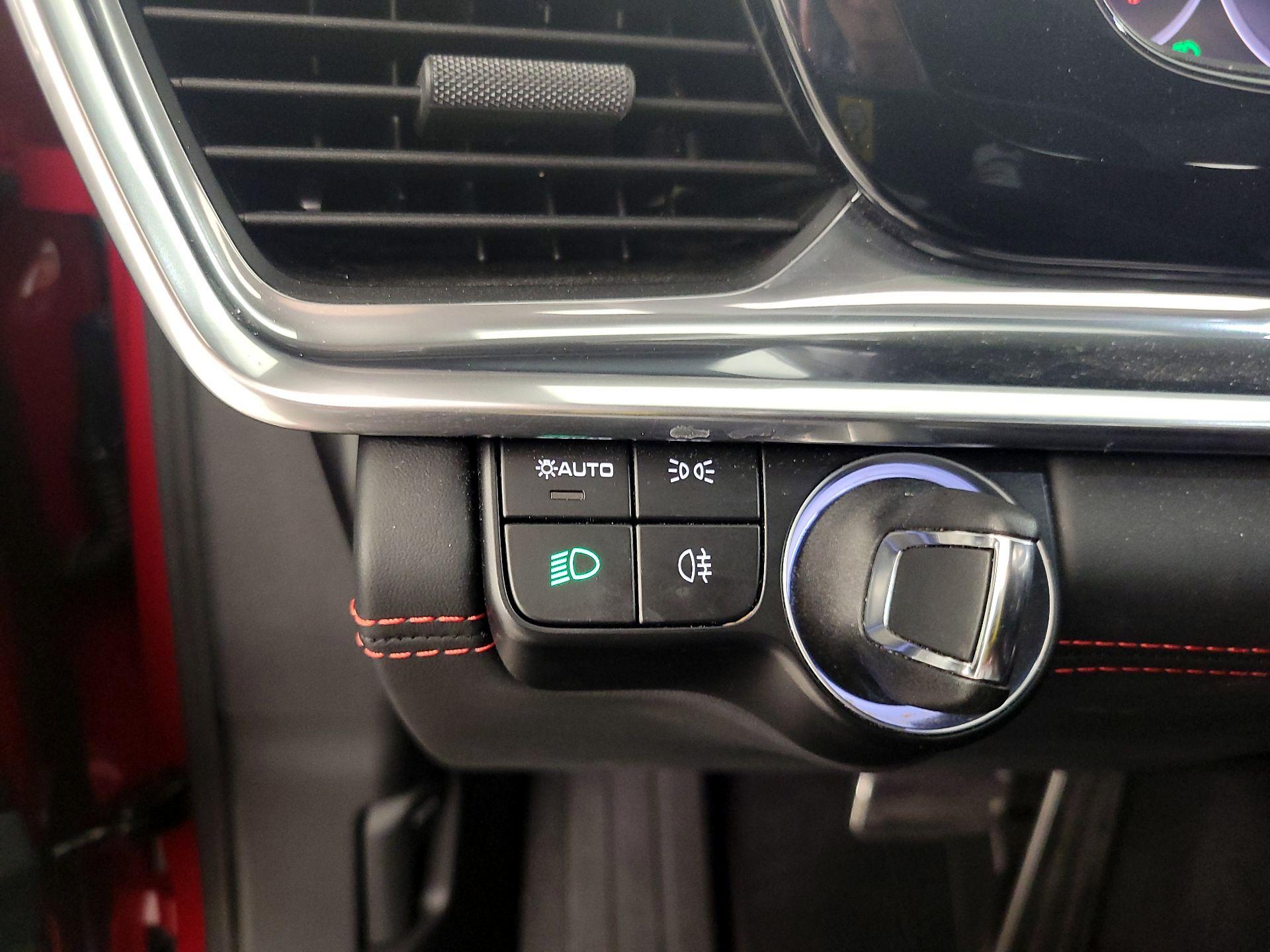 Thumbnail: 2022 Porsche Panamera - 13