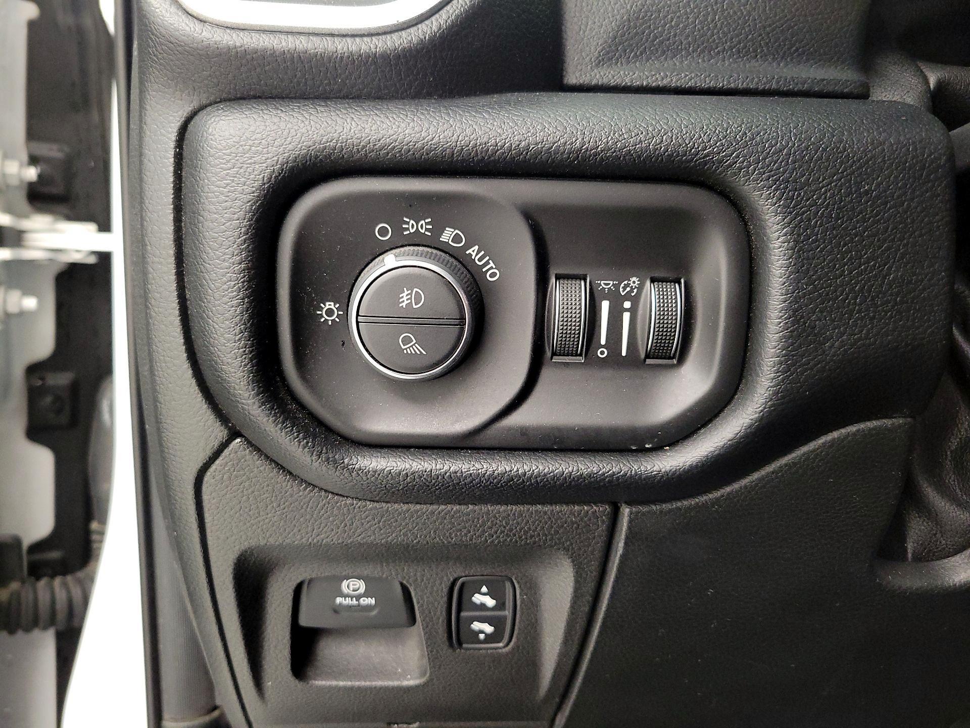 Thumbnail: 2019 RAM 1500 - 13