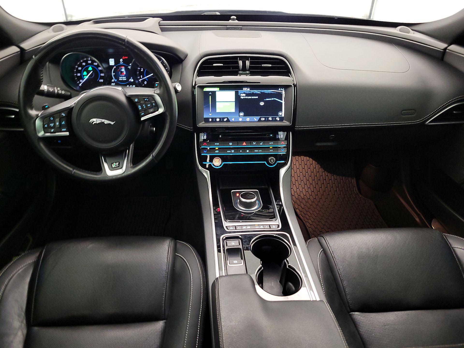 Thumbnail: 2017 Jaguar XE - 9