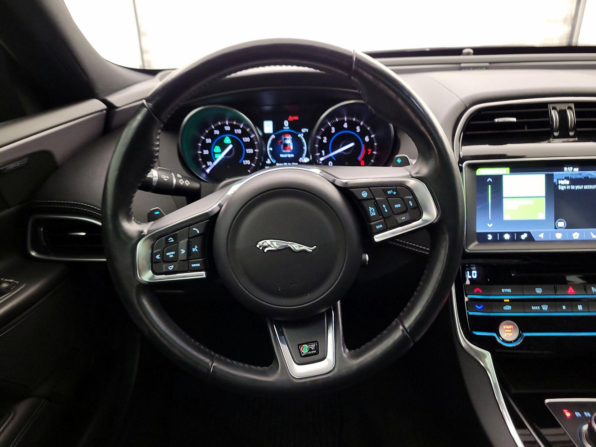 Thumbnail: 2017 Jaguar XE - 10