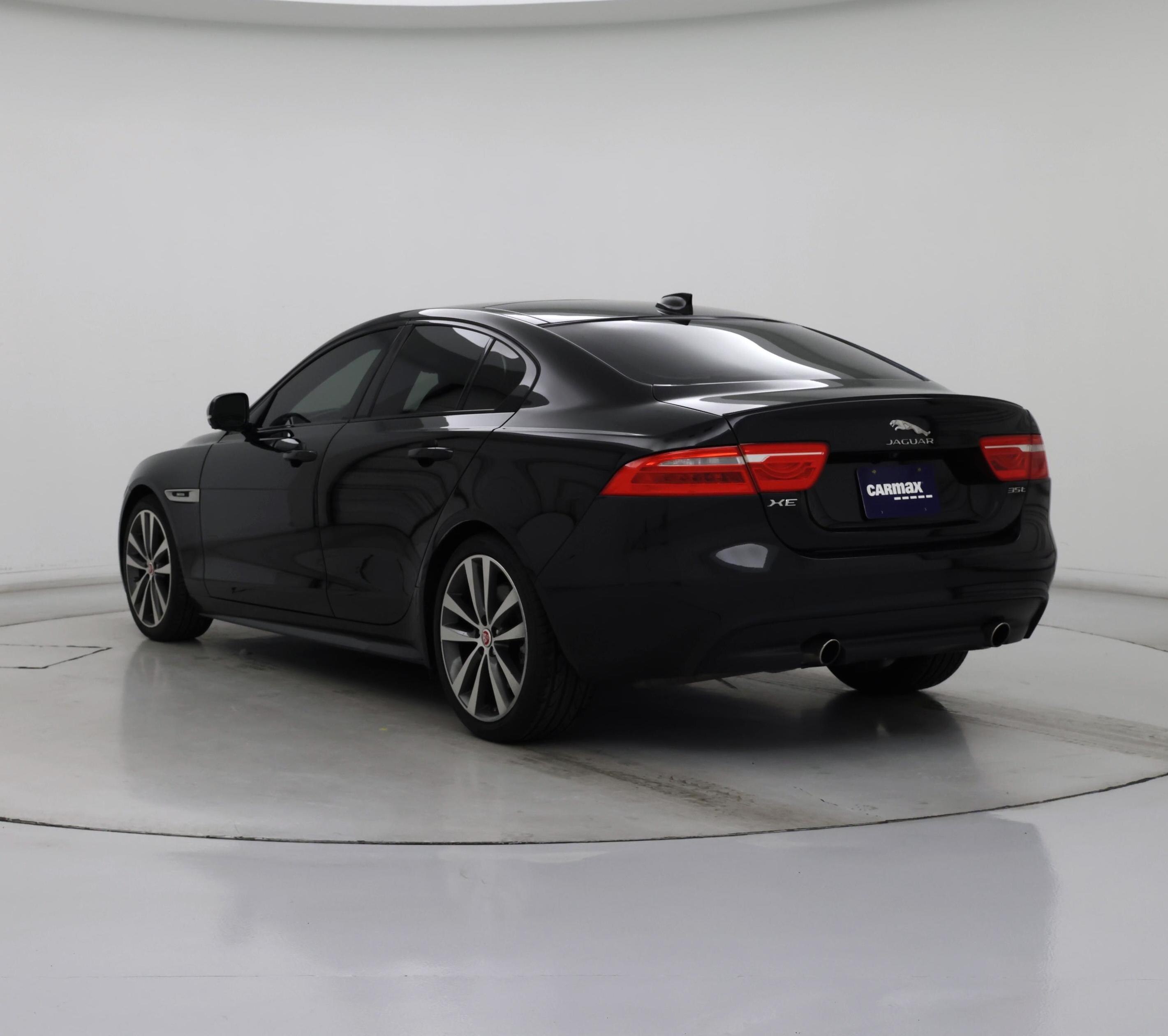 Thumbnail: 2017 Jaguar XE - 2