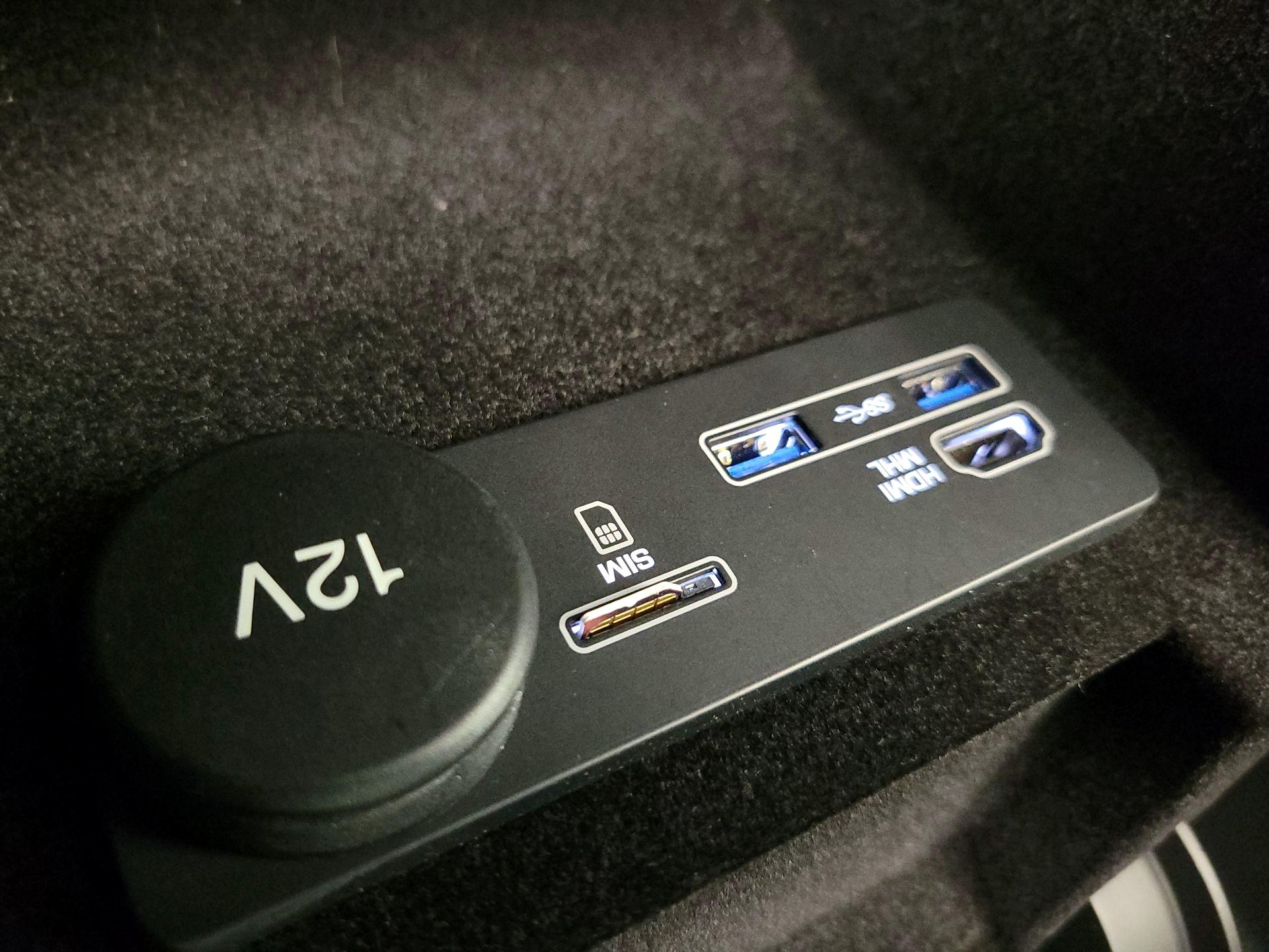 Thumbnail: 2017 Jaguar XE - 19