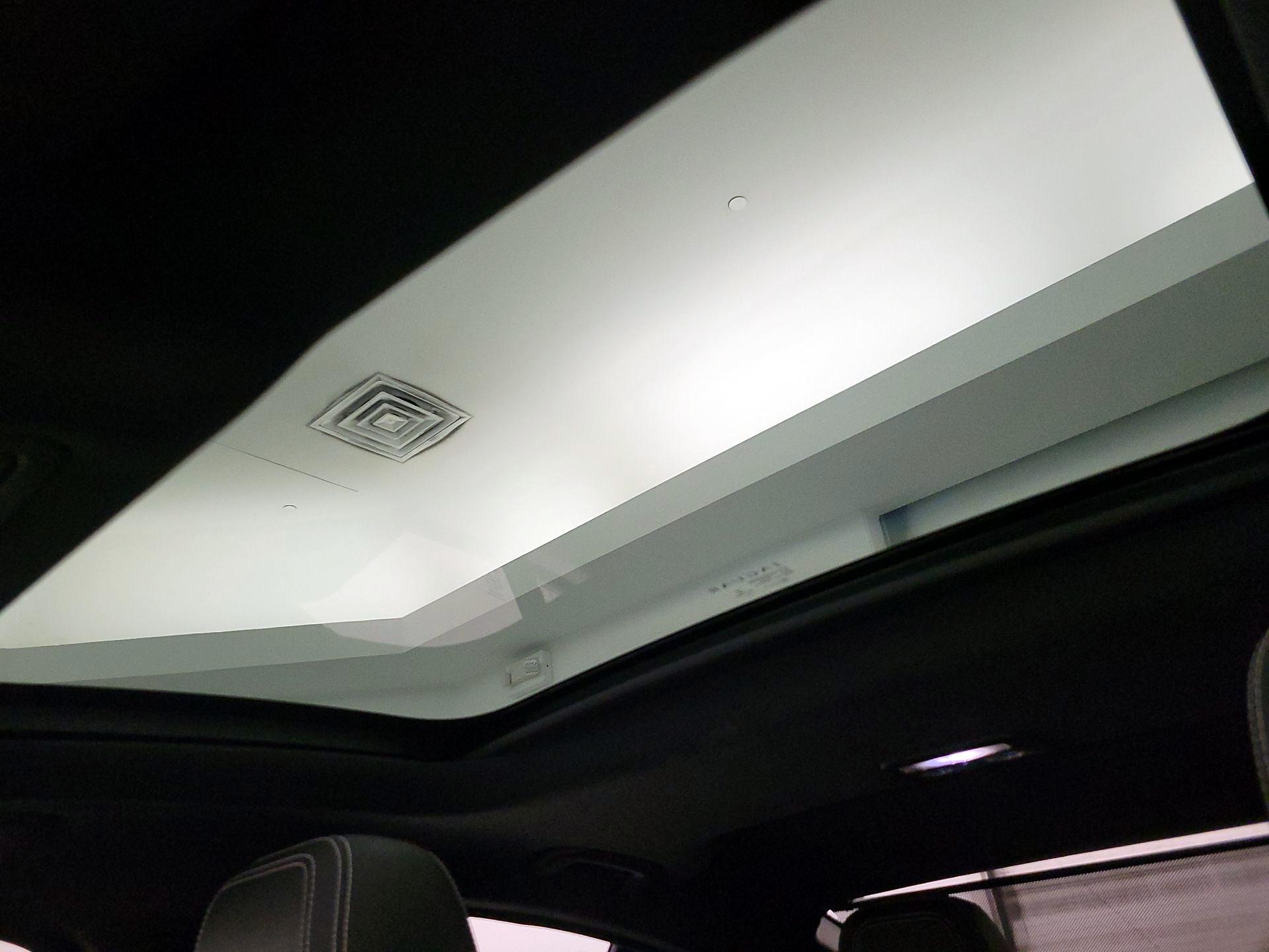 Thumbnail: 2017 Jaguar XE - 20