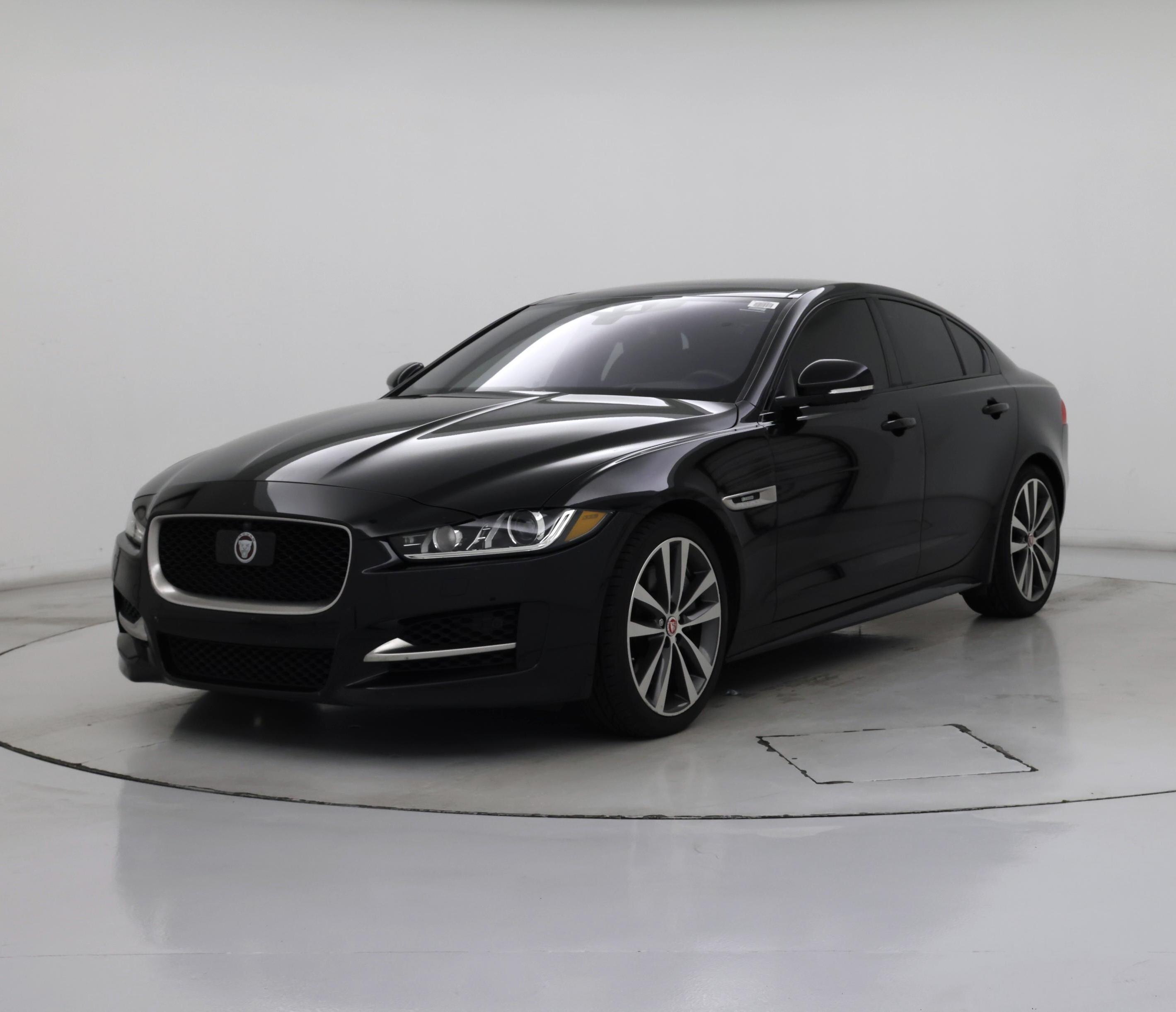 Thumbnail: 2017 Jaguar XE - 4