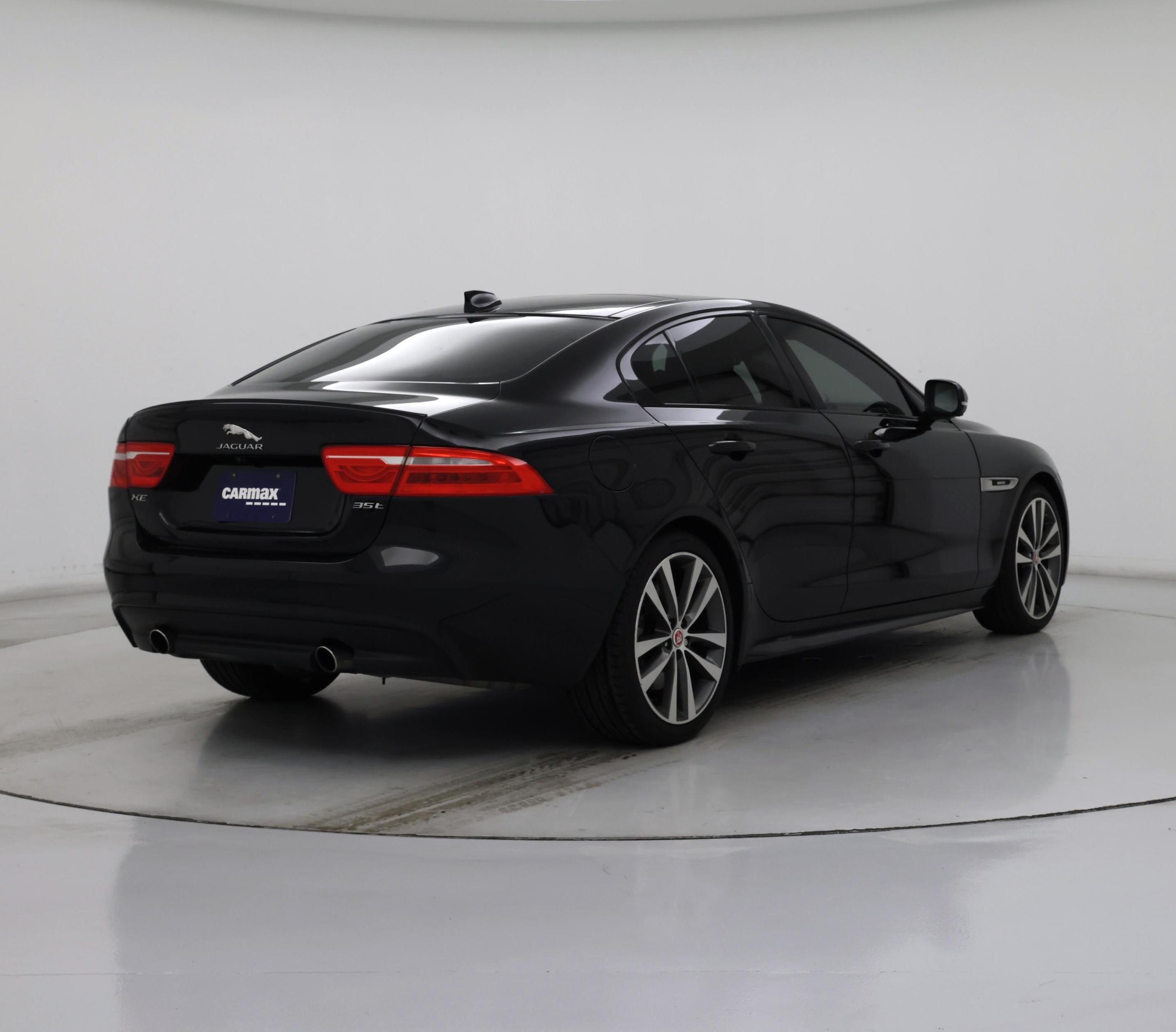 Thumbnail: 2017 Jaguar XE - 8