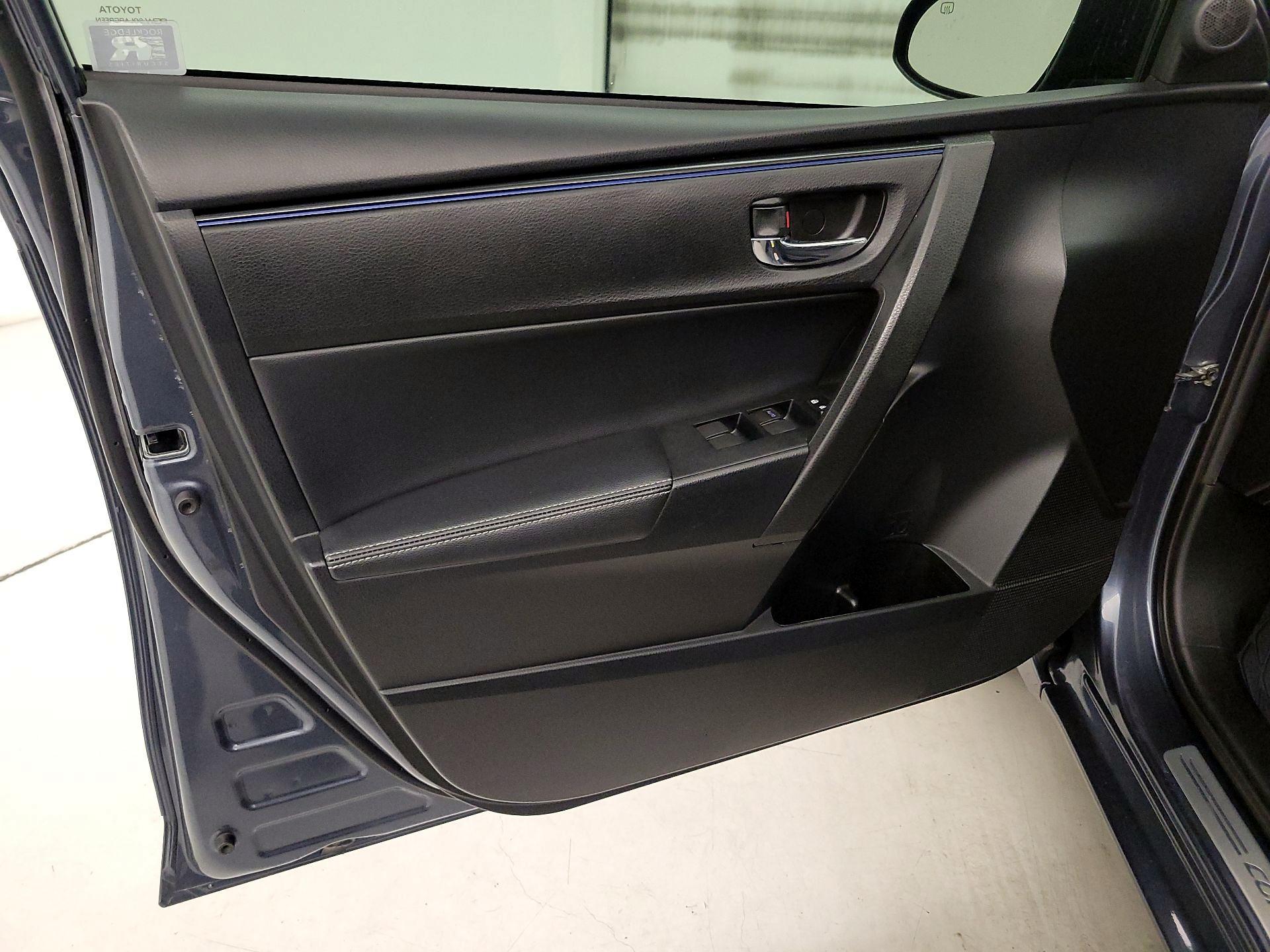 Thumbnail: 2017 Toyota Corolla - 12