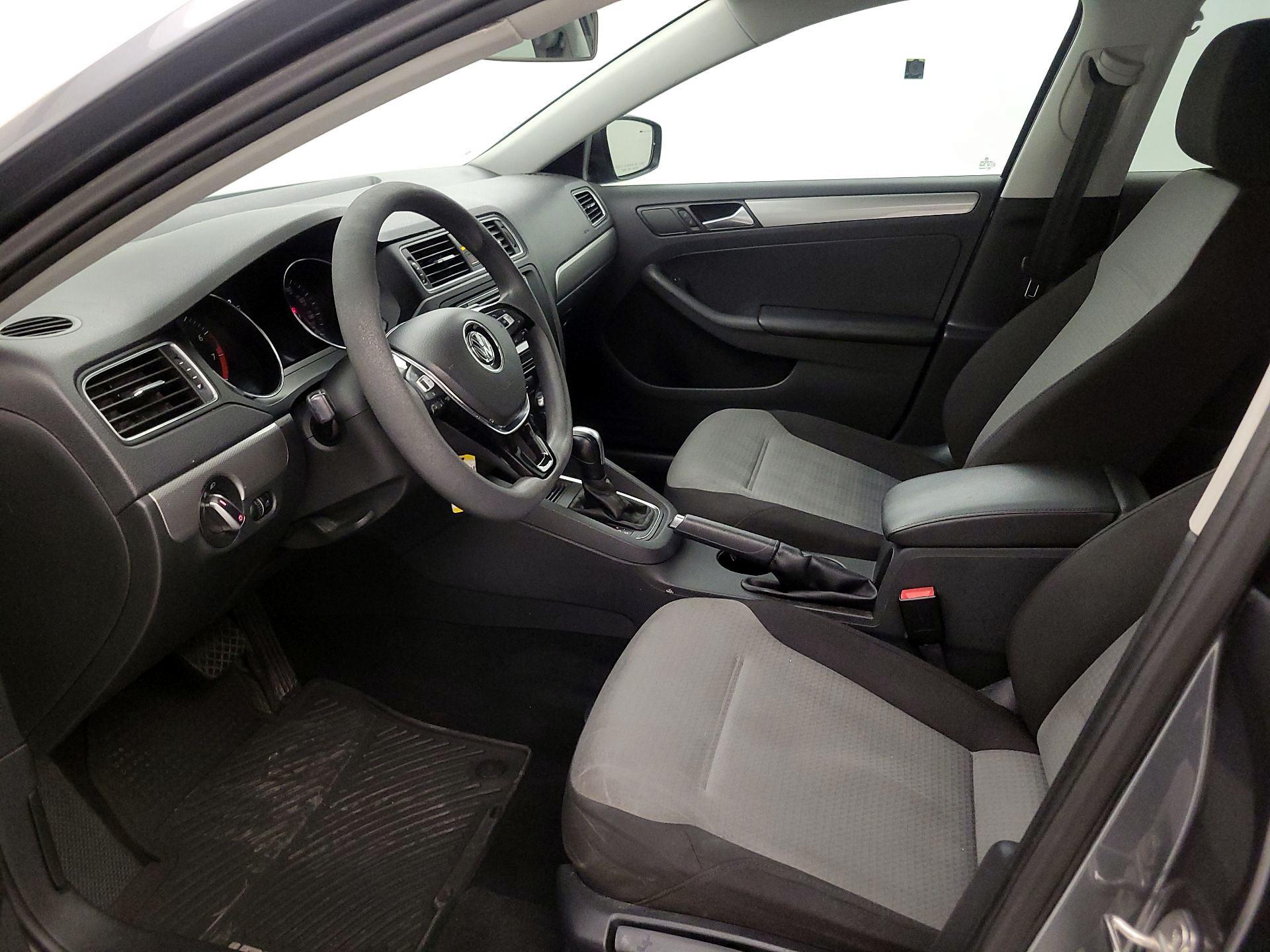 Thumbnail: 2017 Volkswagen Jetta - 11