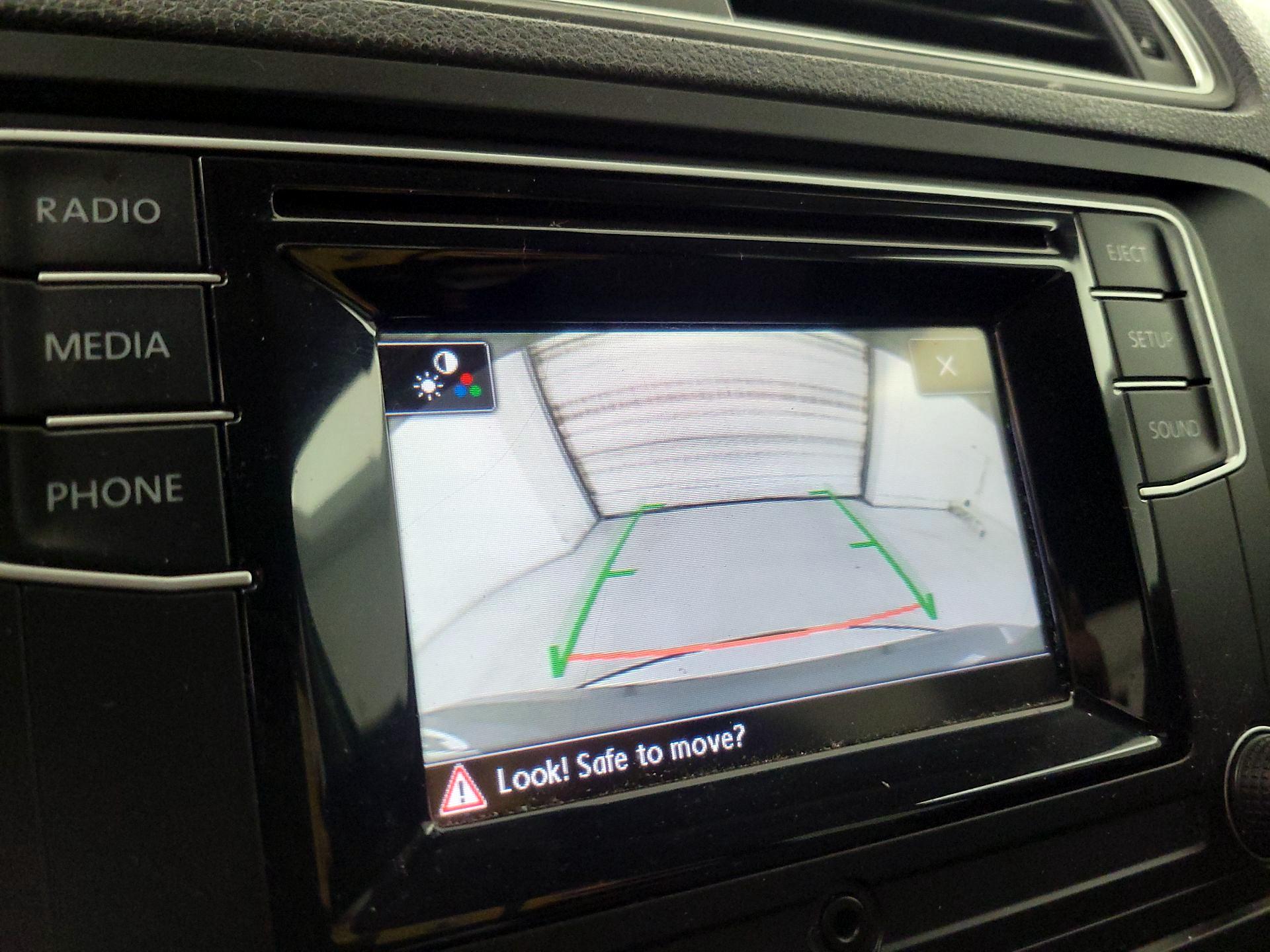 Thumbnail: 2017 Volkswagen Jetta - 14