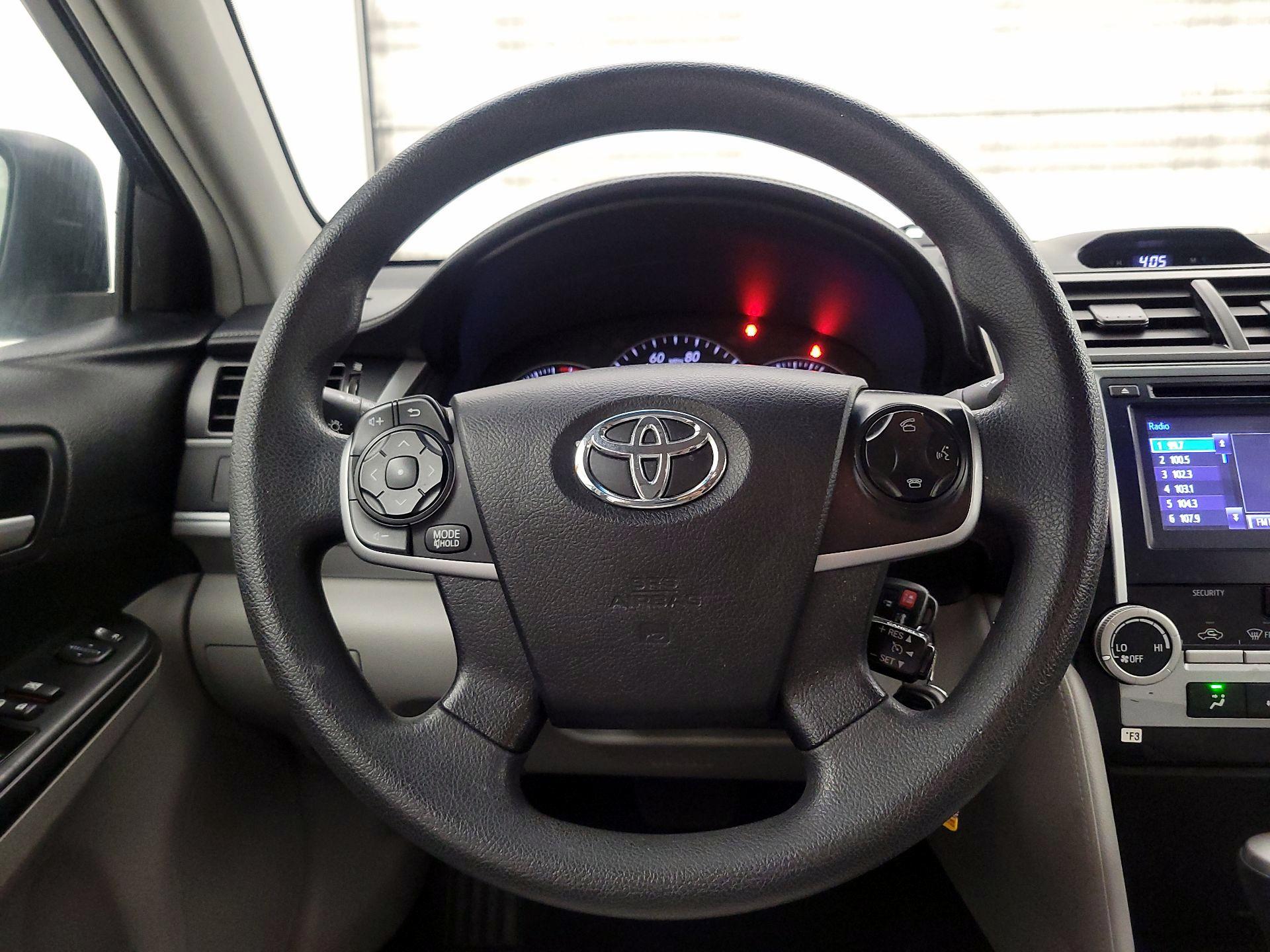 Thumbnail: 2014 Toyota Camry - 10