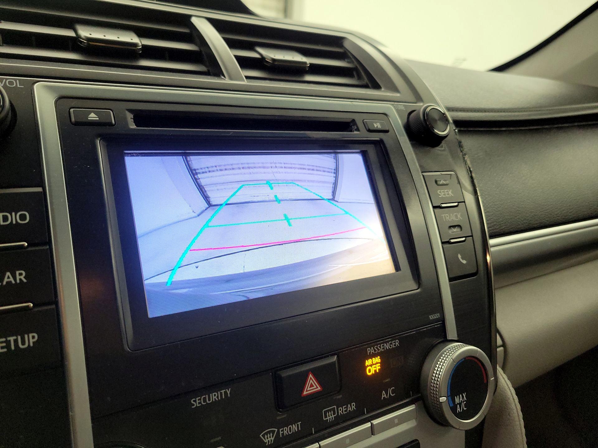 Thumbnail: 2014 Toyota Camry - 14