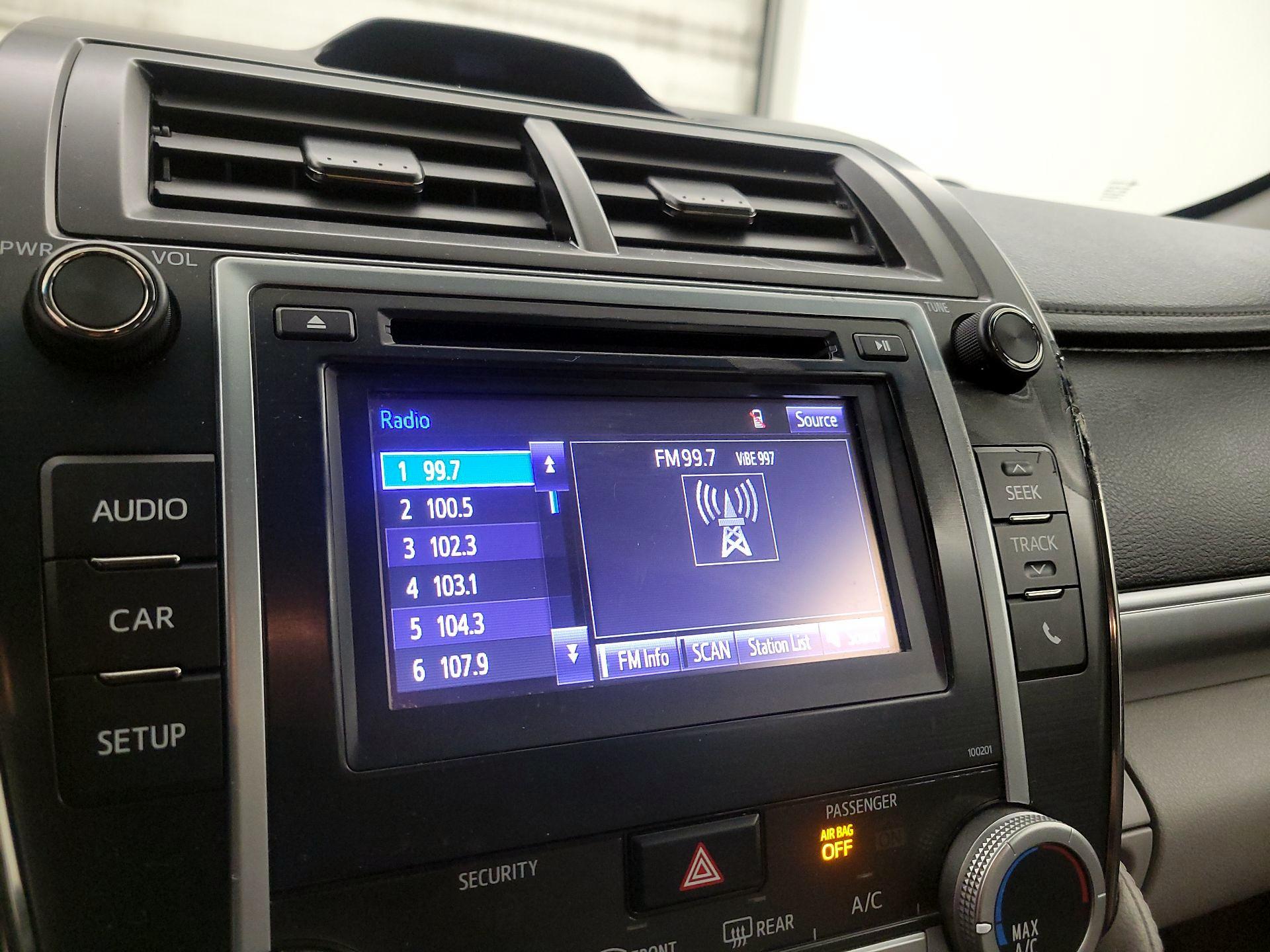 Thumbnail: 2014 Toyota Camry - 15