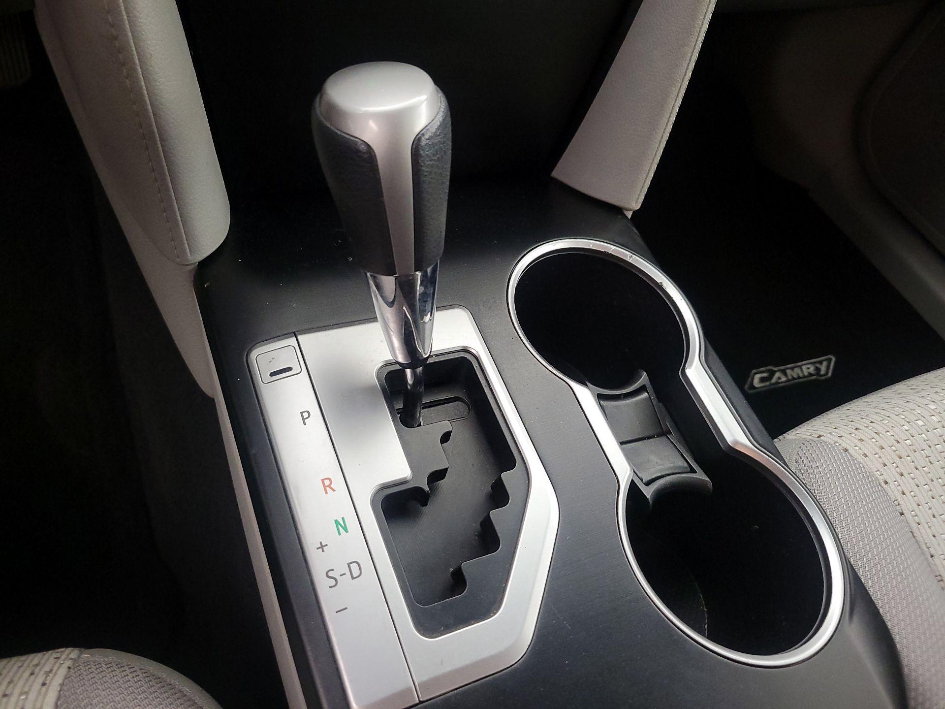 Thumbnail: 2014 Toyota Camry - 17