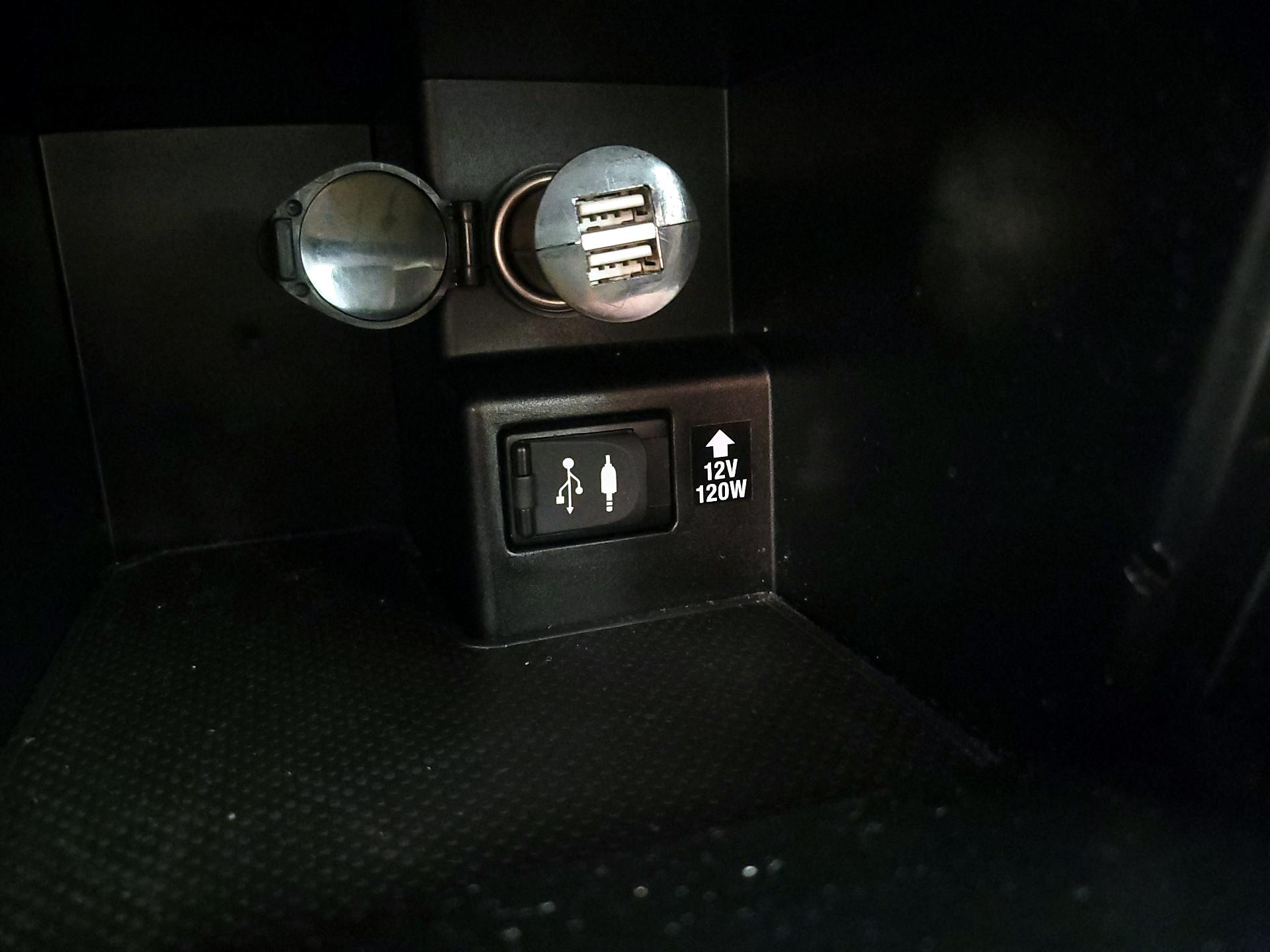 Thumbnail: 2014 Toyota Camry - 18