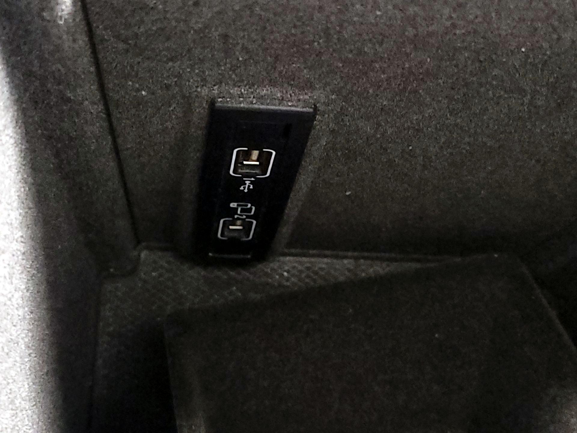 Thumbnail: 2019 Mercedes-Benz GLE - 18