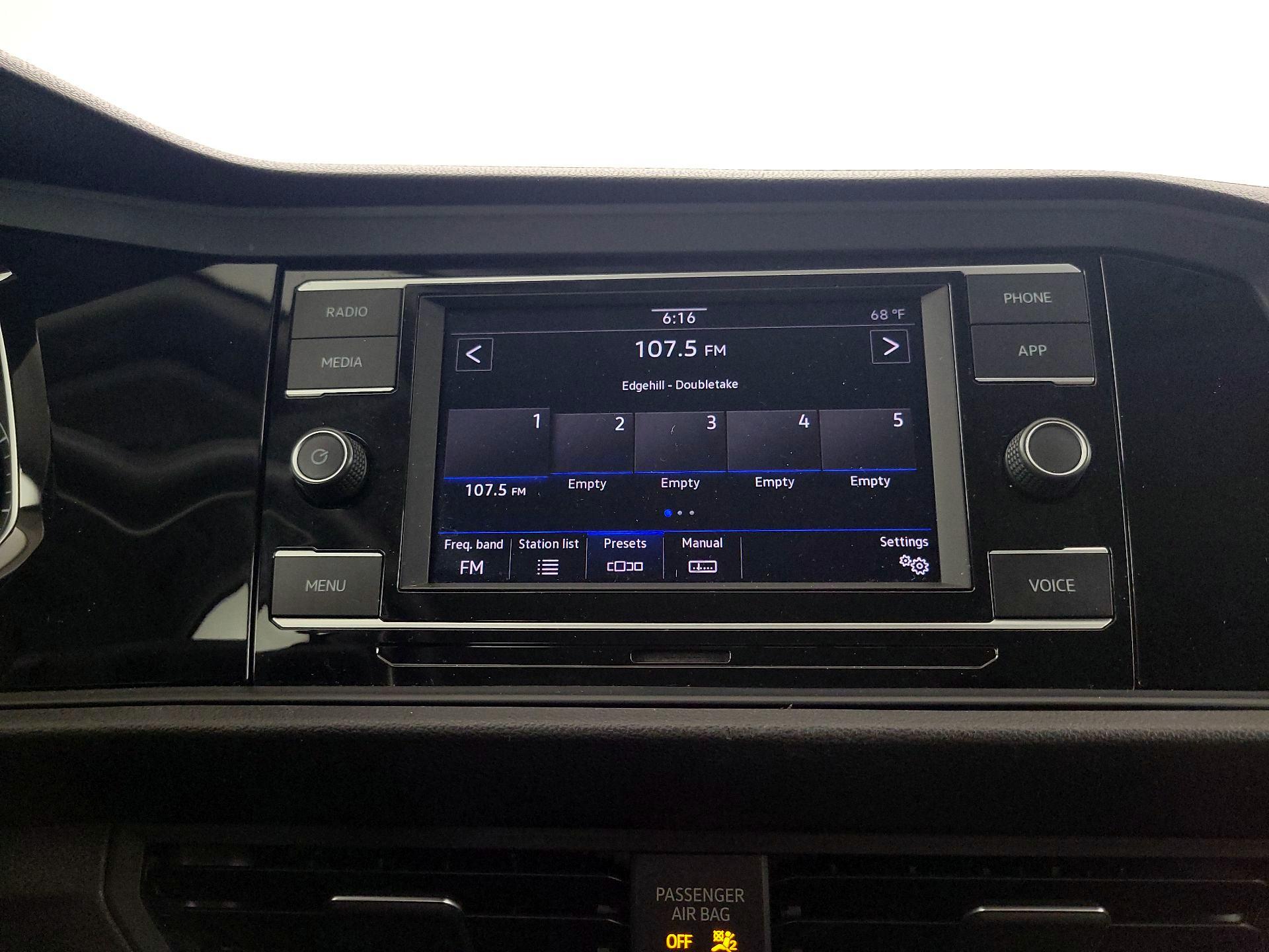 Thumbnail: 2020 Volkswagen Jetta - 15