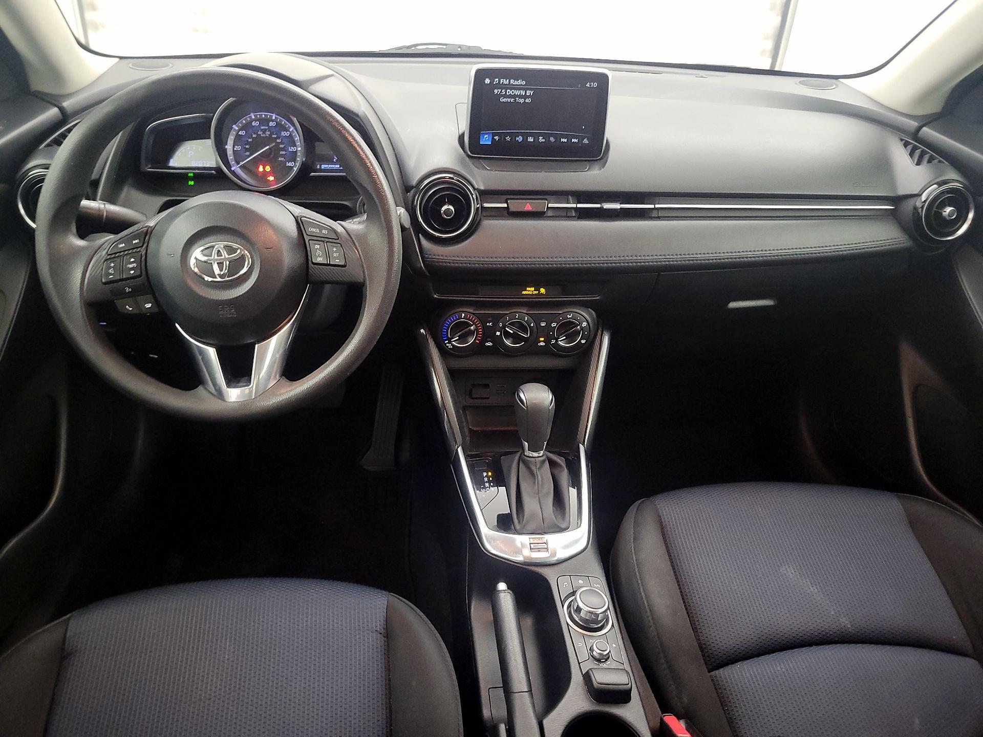 Thumbnail: 2017 Toyota Yaris iA - 9