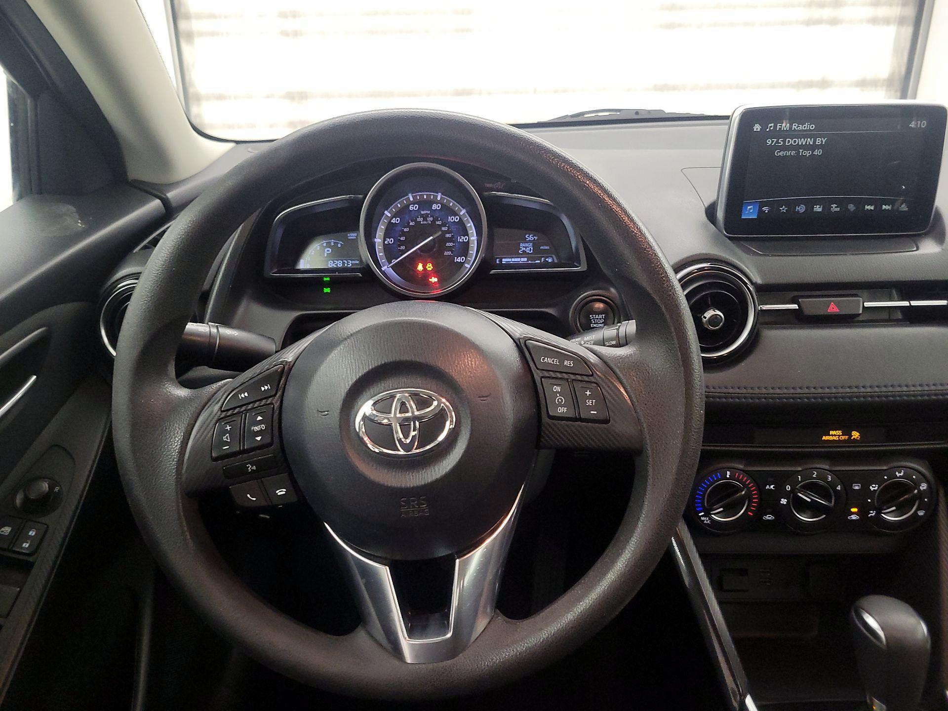 Thumbnail: 2017 Toyota Yaris iA - 10