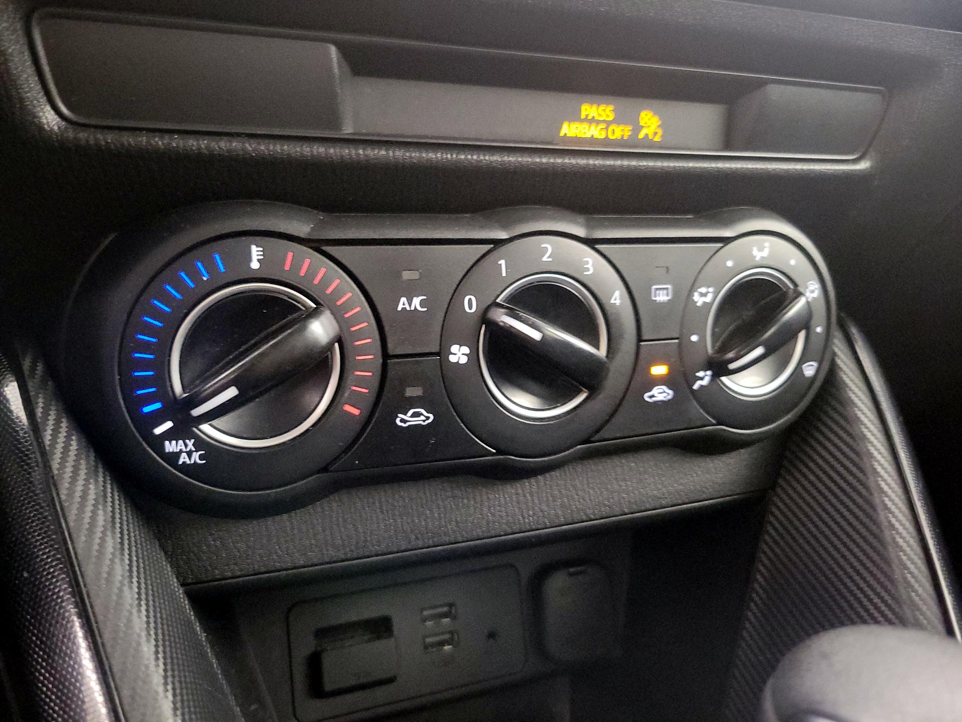 Thumbnail: 2017 Toyota Yaris iA - 16