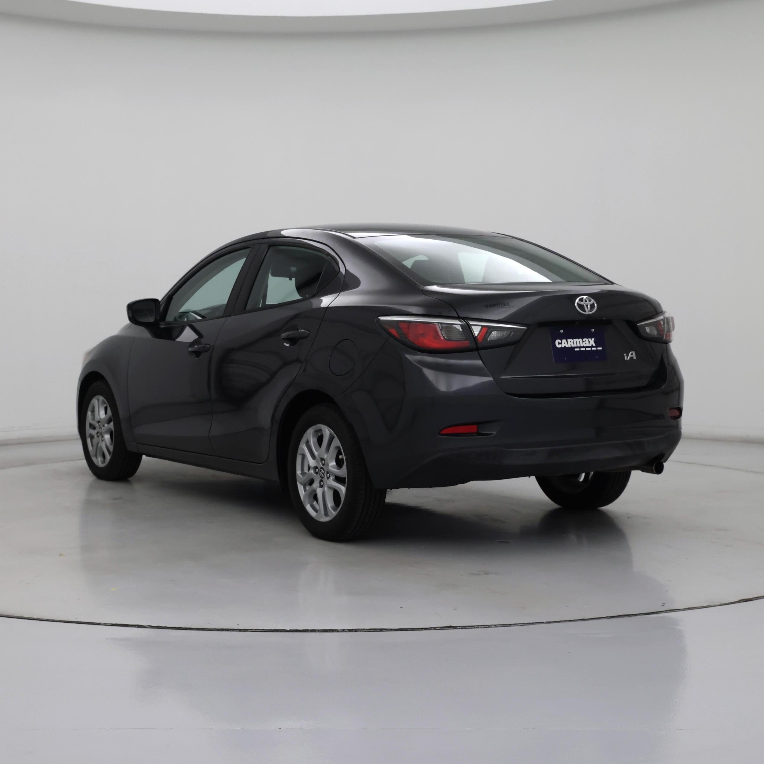 Thumbnail: 2017 Toyota Yaris iA - 2