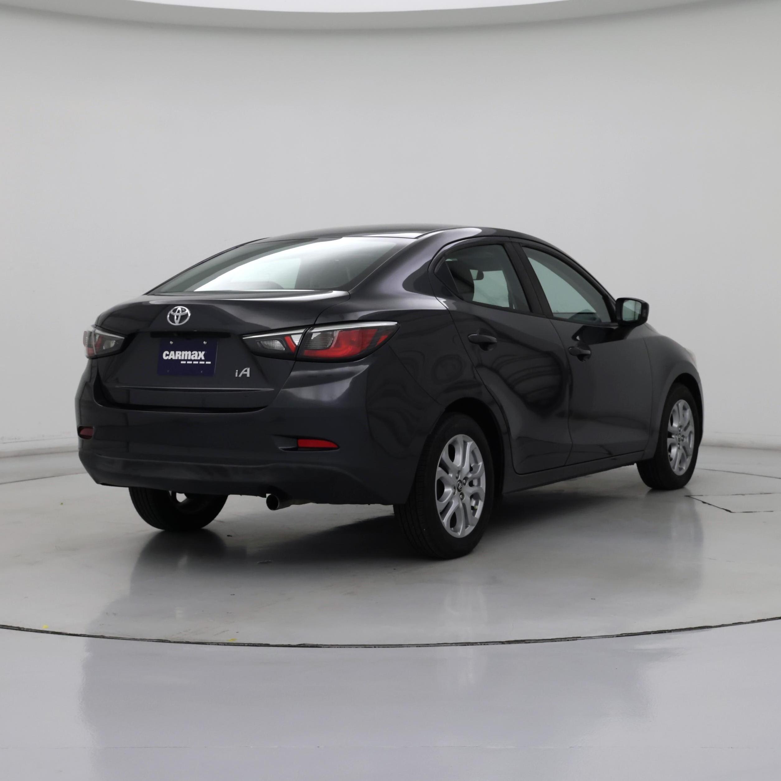 Thumbnail: 2017 Toyota Yaris iA - 8