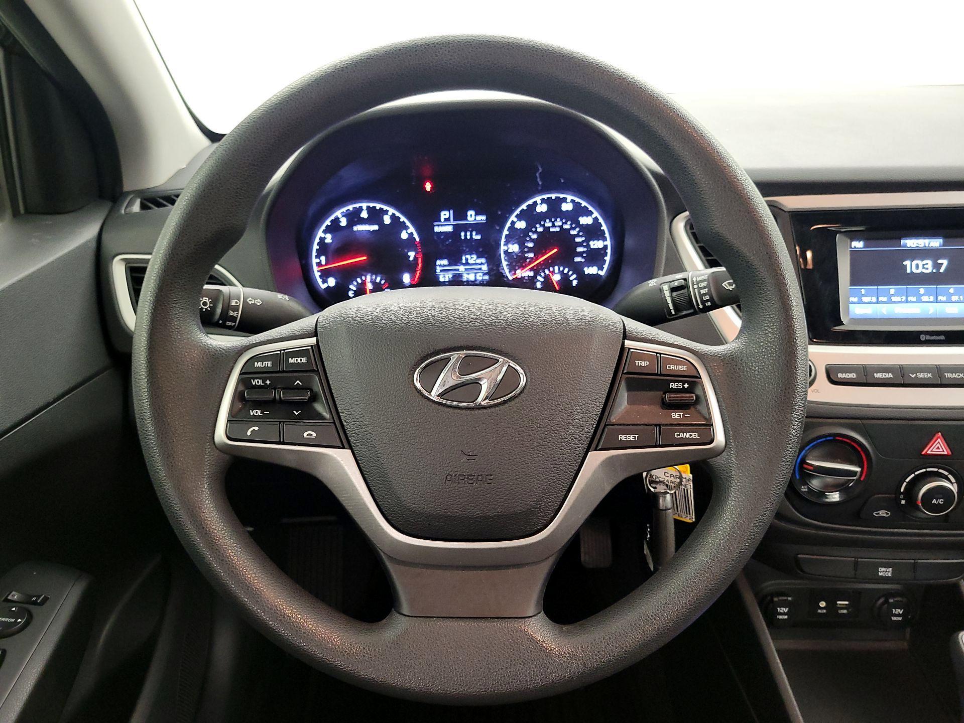 Thumbnail: 2022 Hyundai Accent - 10