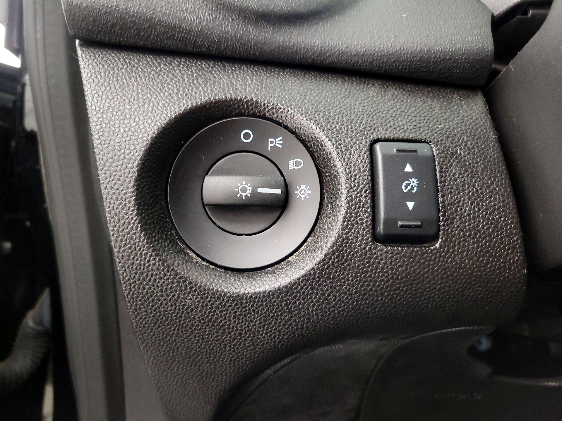 Thumbnail: 2016 Ford Fiesta - 13