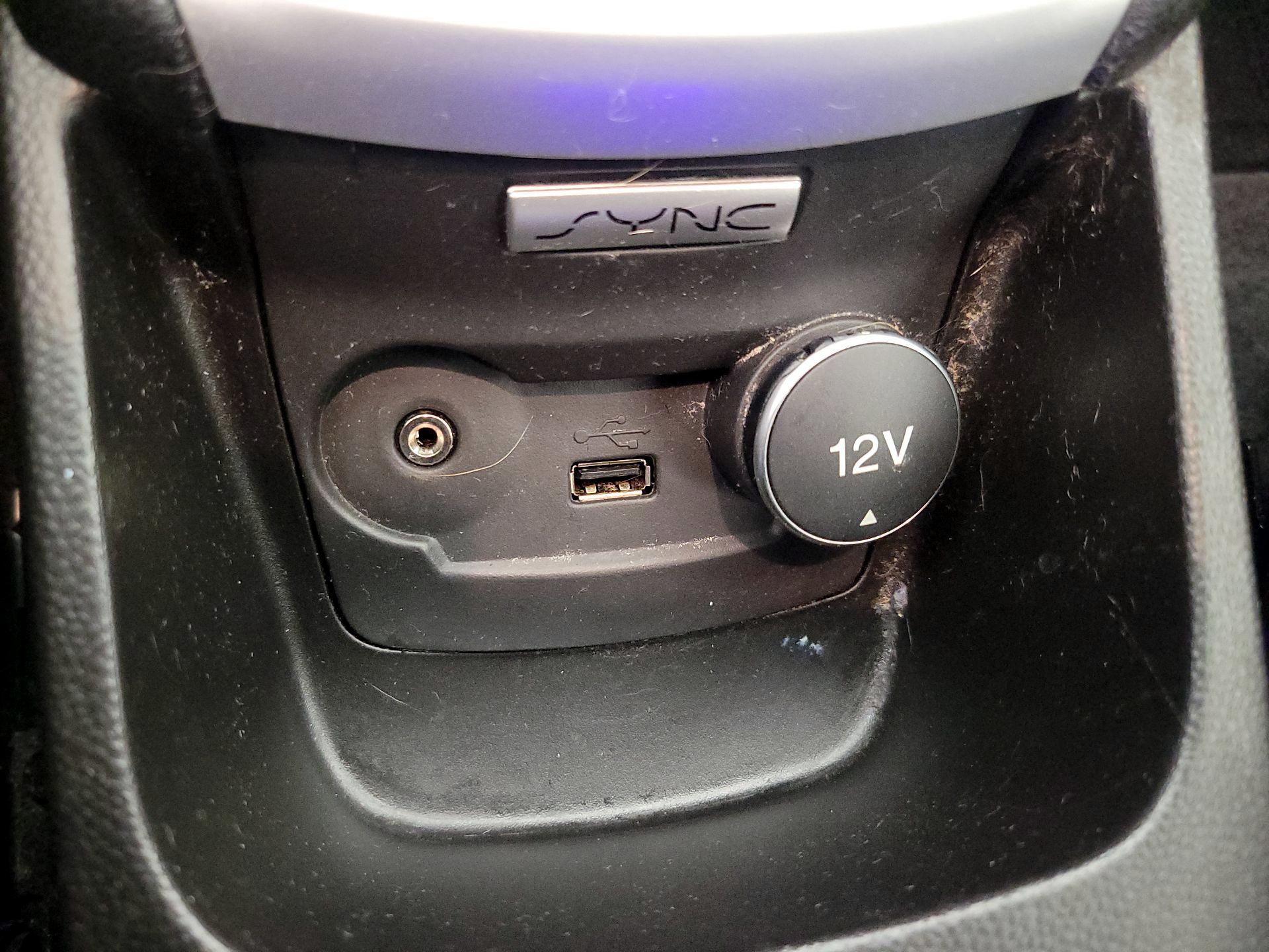 Thumbnail: 2016 Ford Fiesta - 17