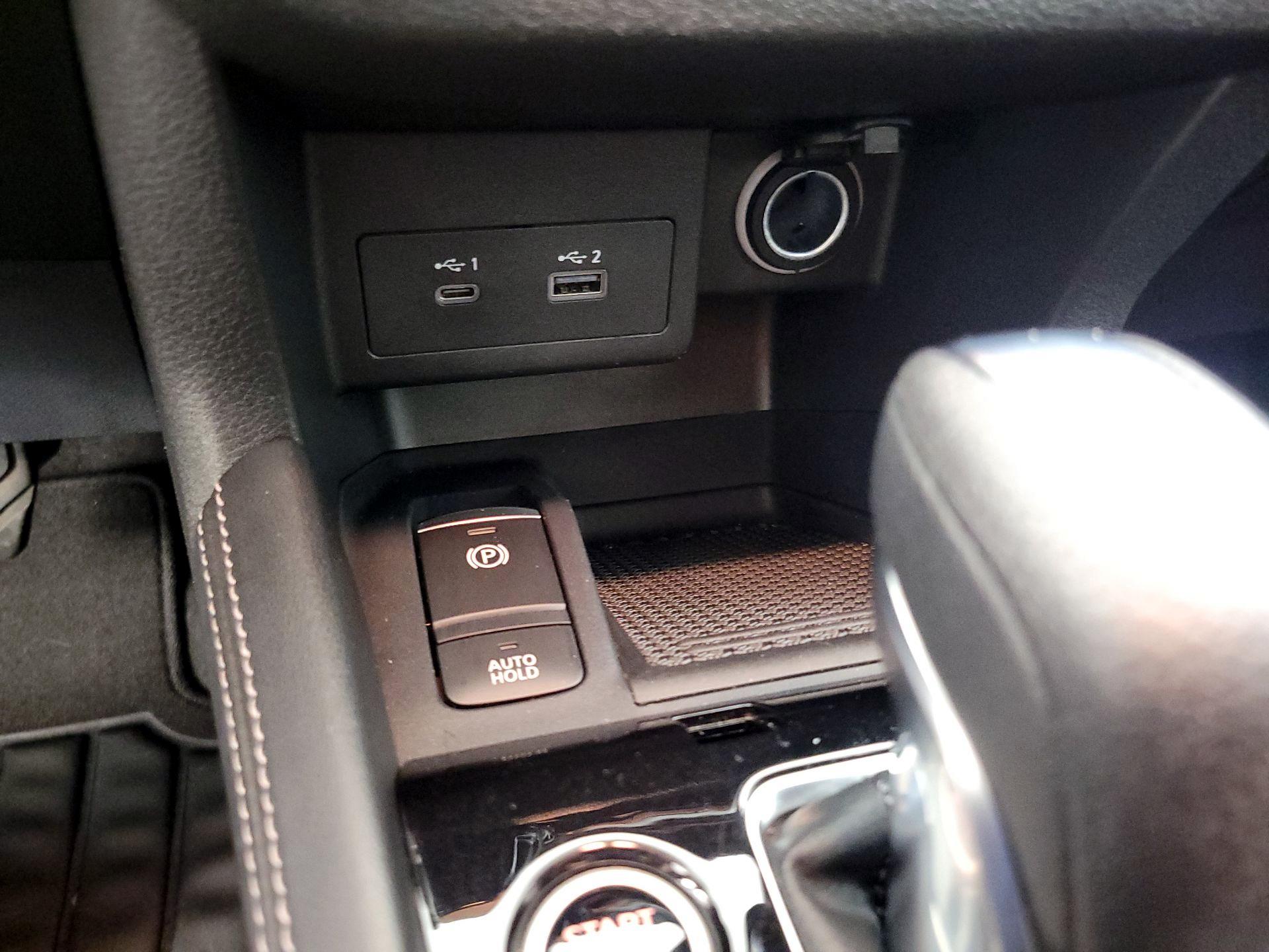 Thumbnail: 2022 Nissan Kicks - 17