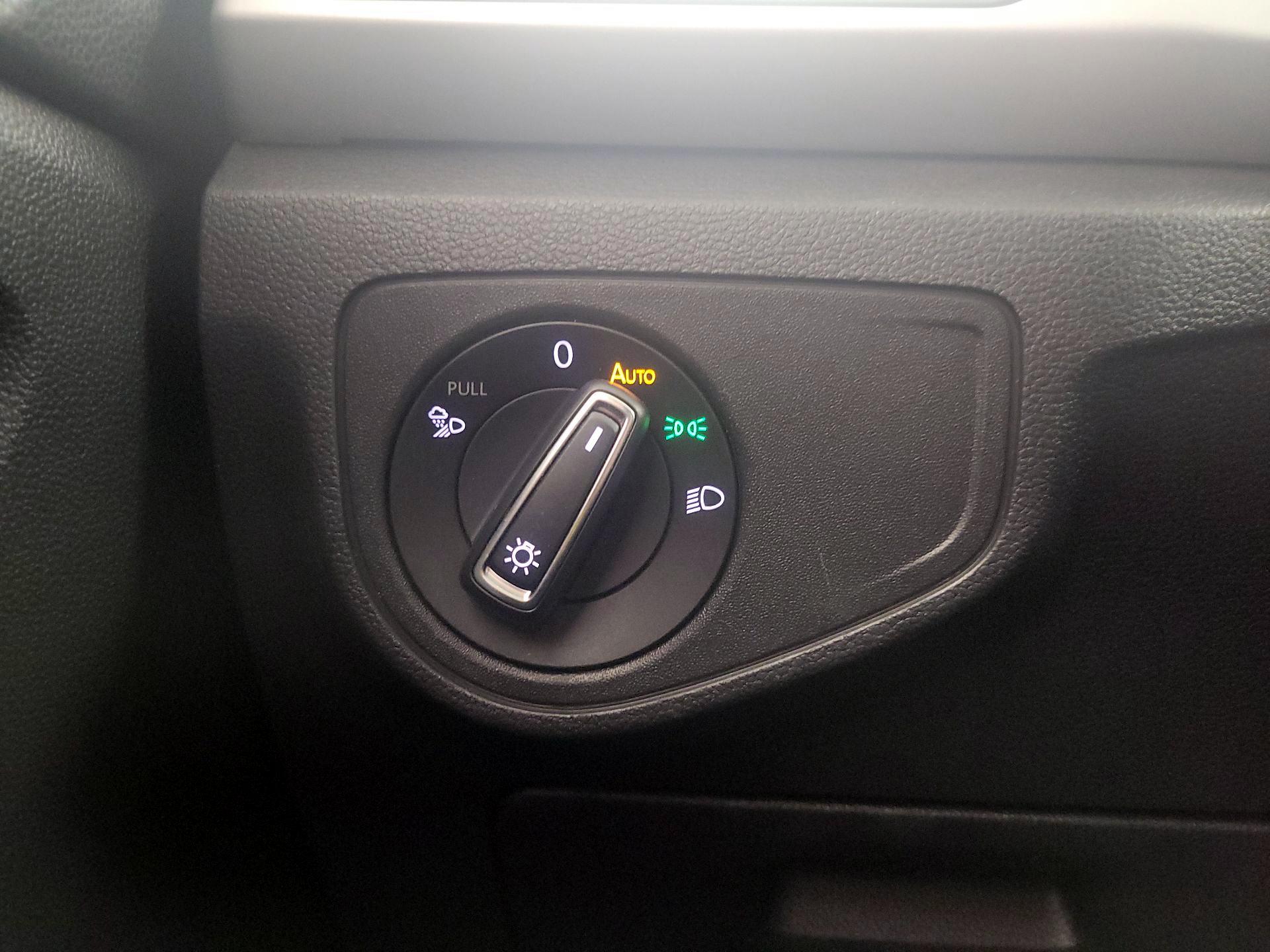 Thumbnail: 2021 Volkswagen Atlas - 13