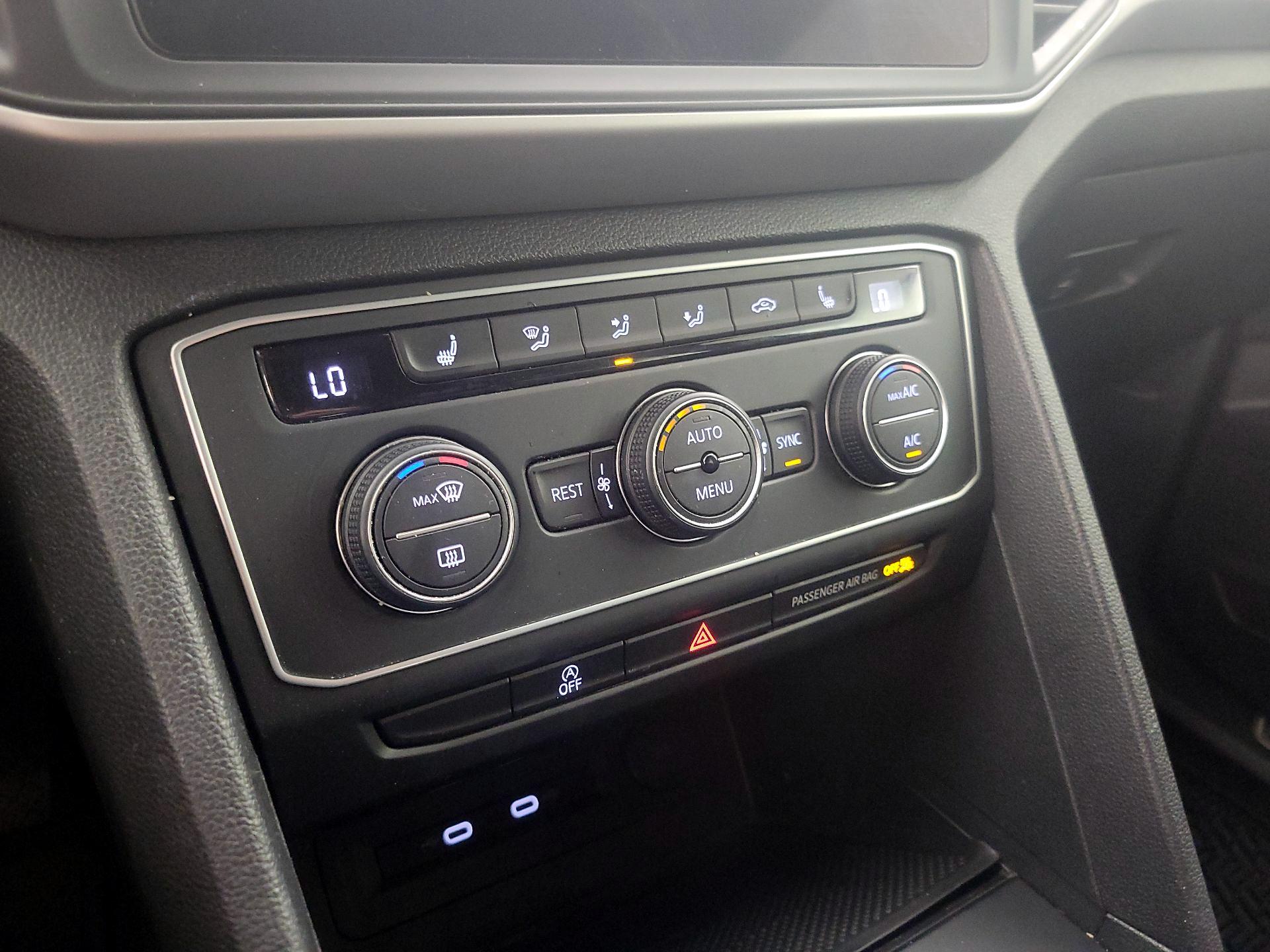 Thumbnail: 2021 Volkswagen Atlas - 16