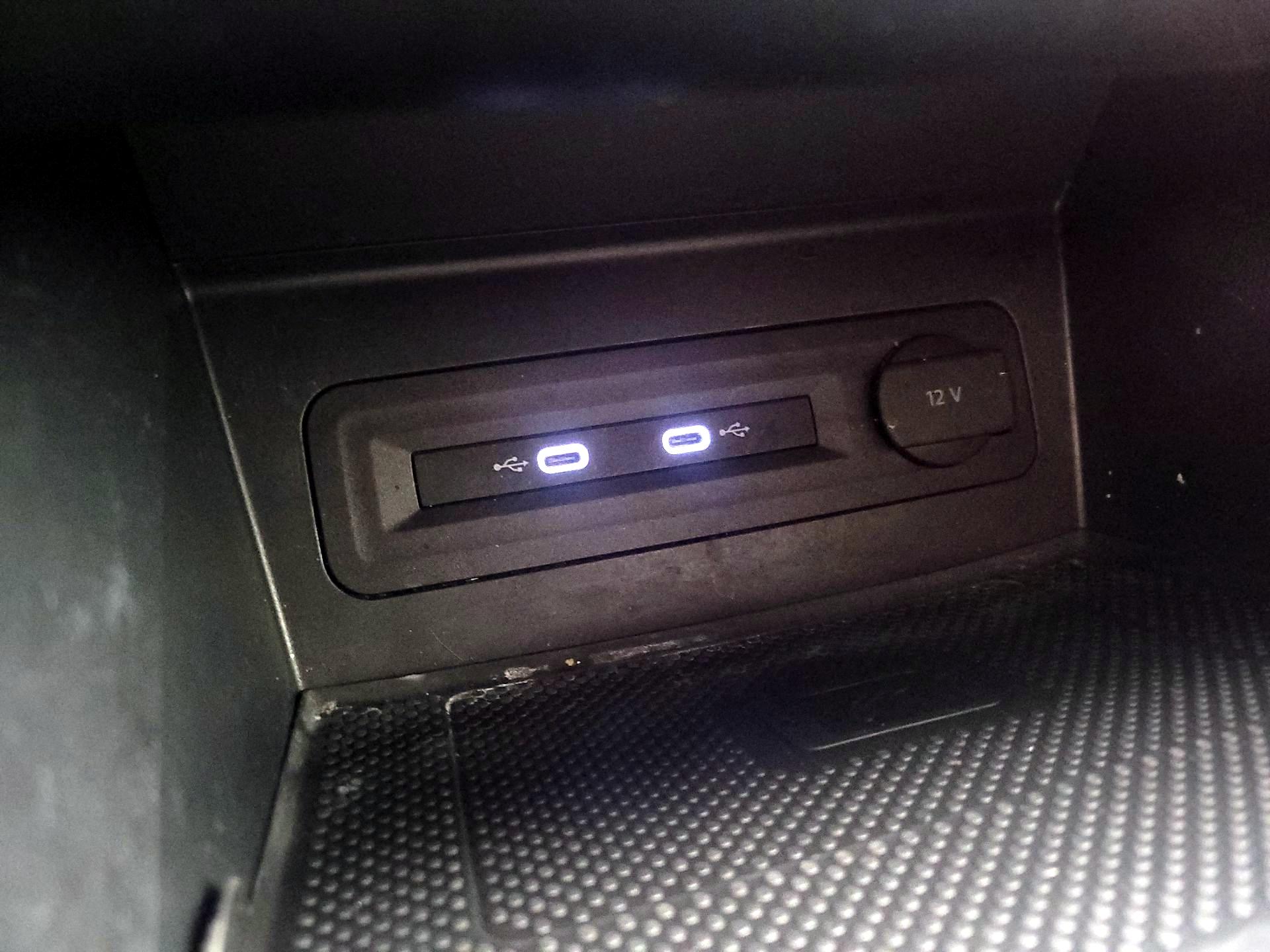 Thumbnail: 2021 Volkswagen Atlas - 18