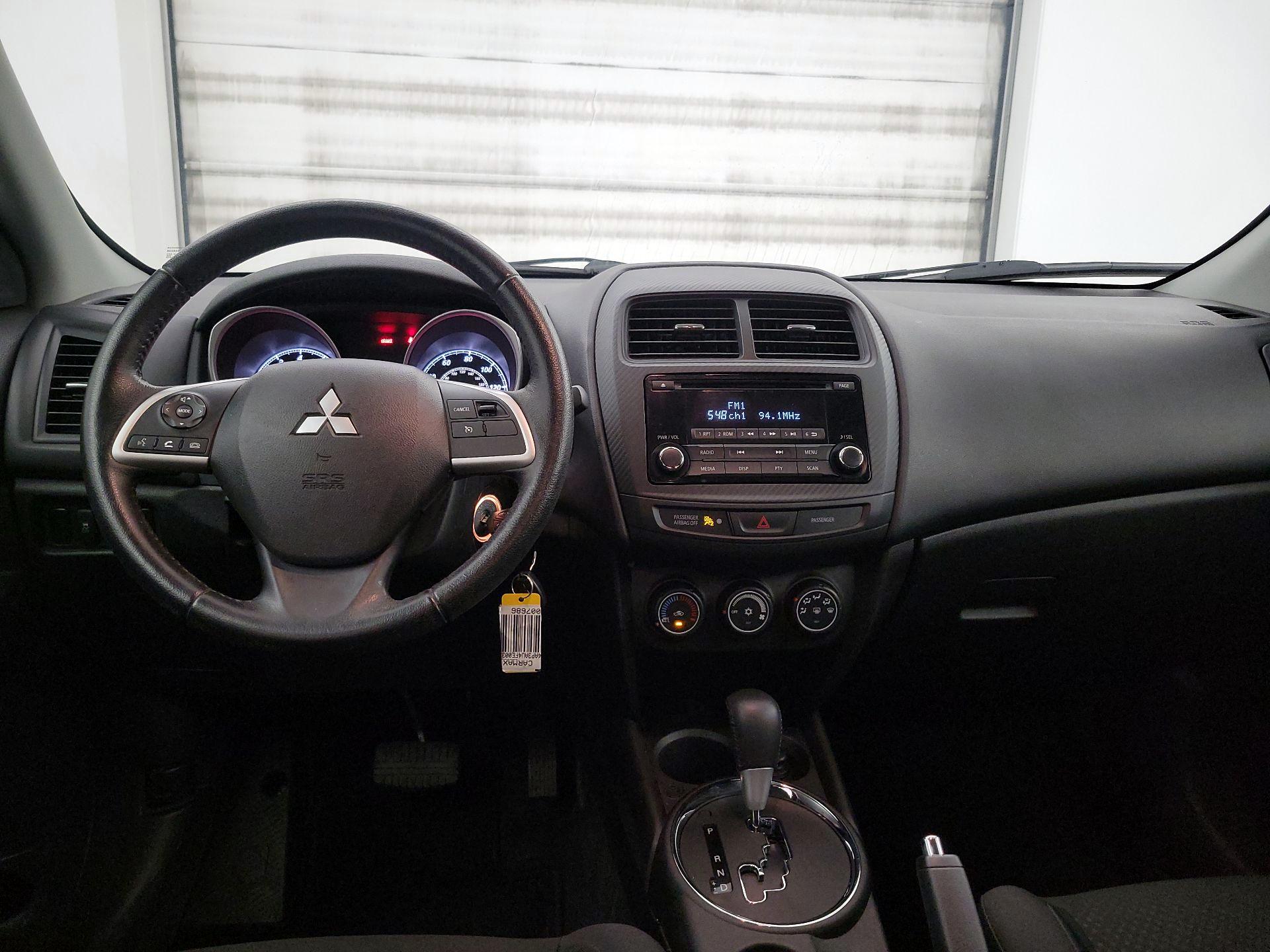 Thumbnail: 2015 Mitsubishi Outlander Sport - 9