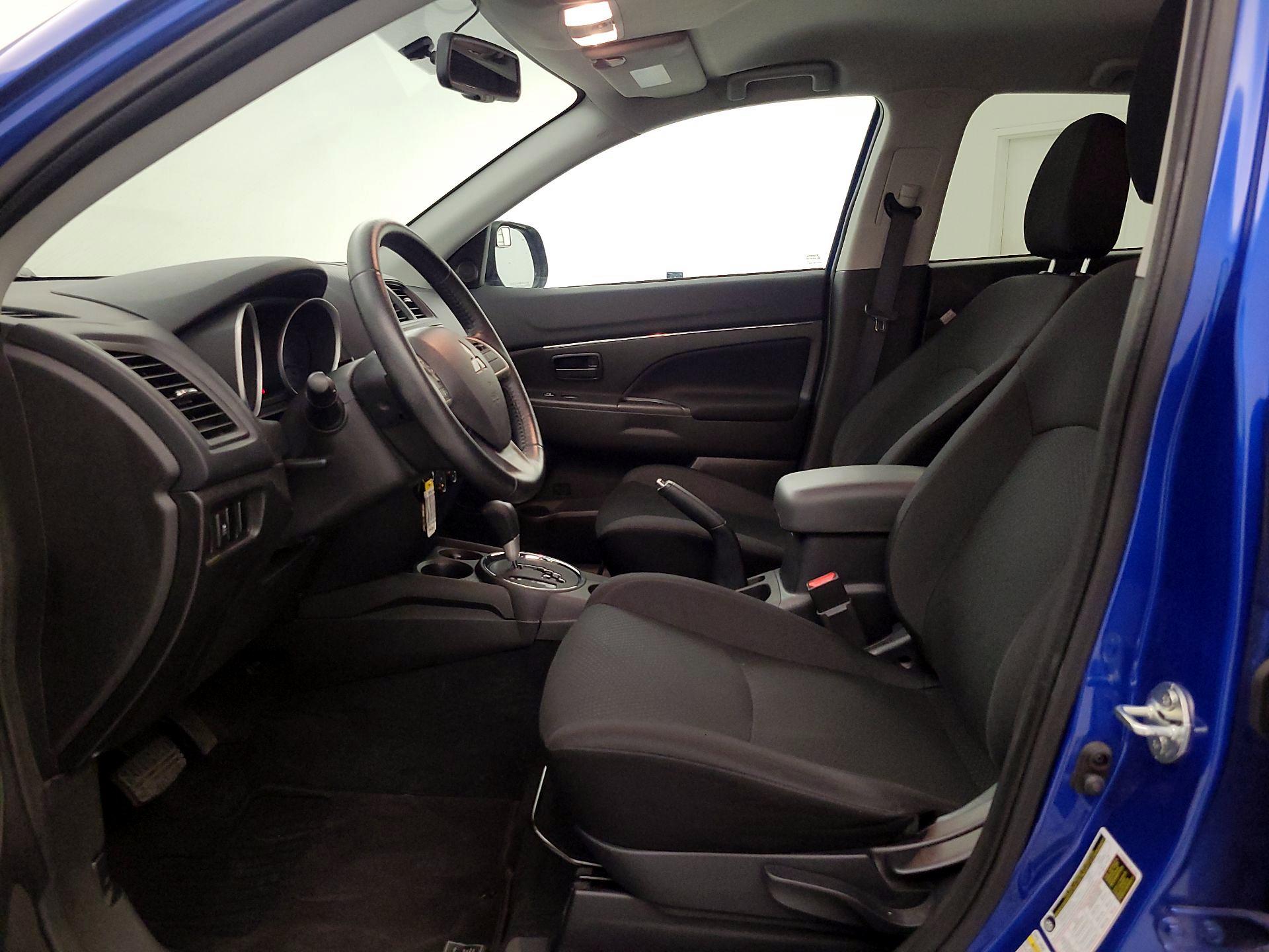 Thumbnail: 2015 Mitsubishi Outlander Sport - 11