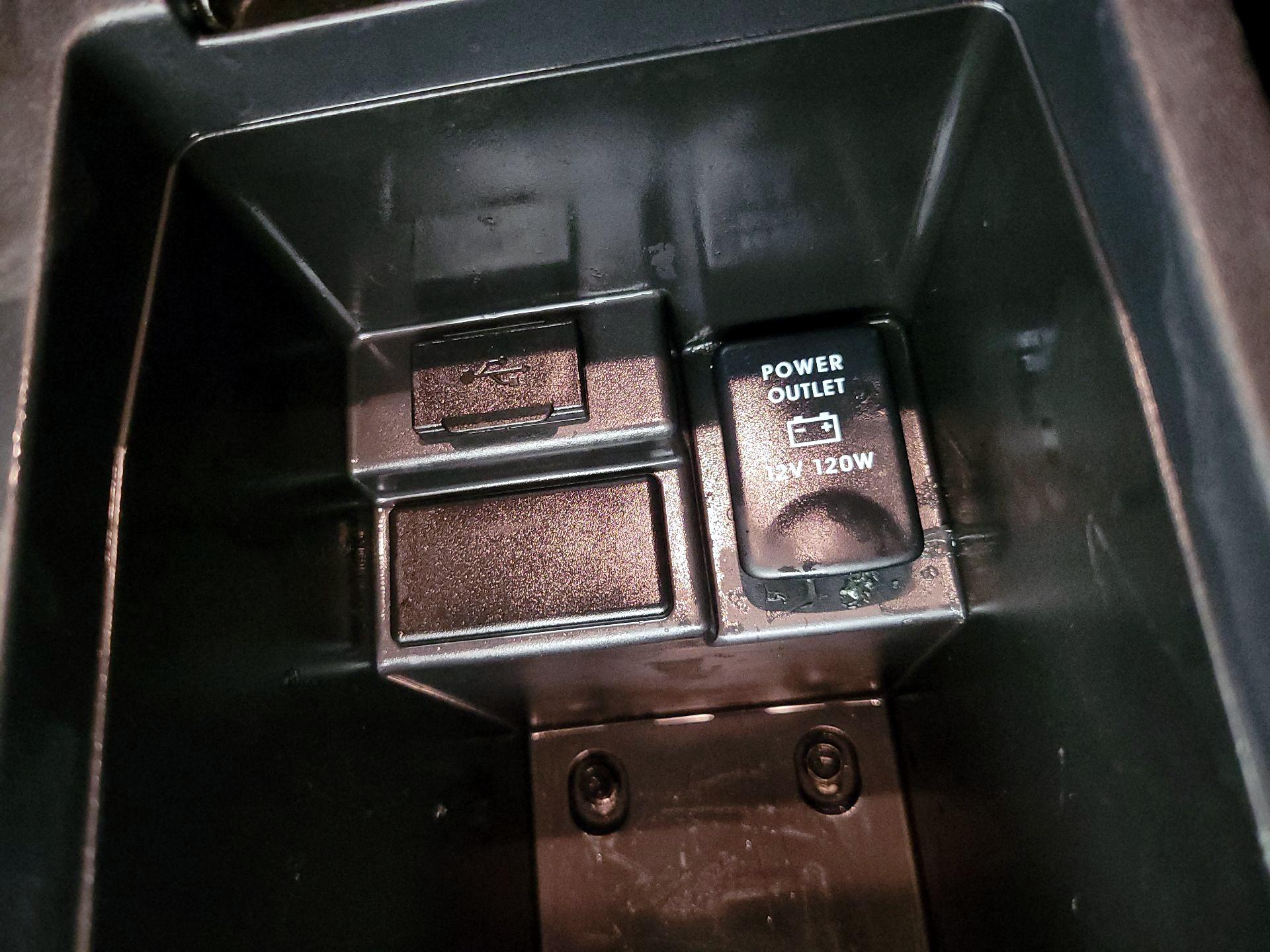 Thumbnail: 2015 Mitsubishi Outlander Sport - 17