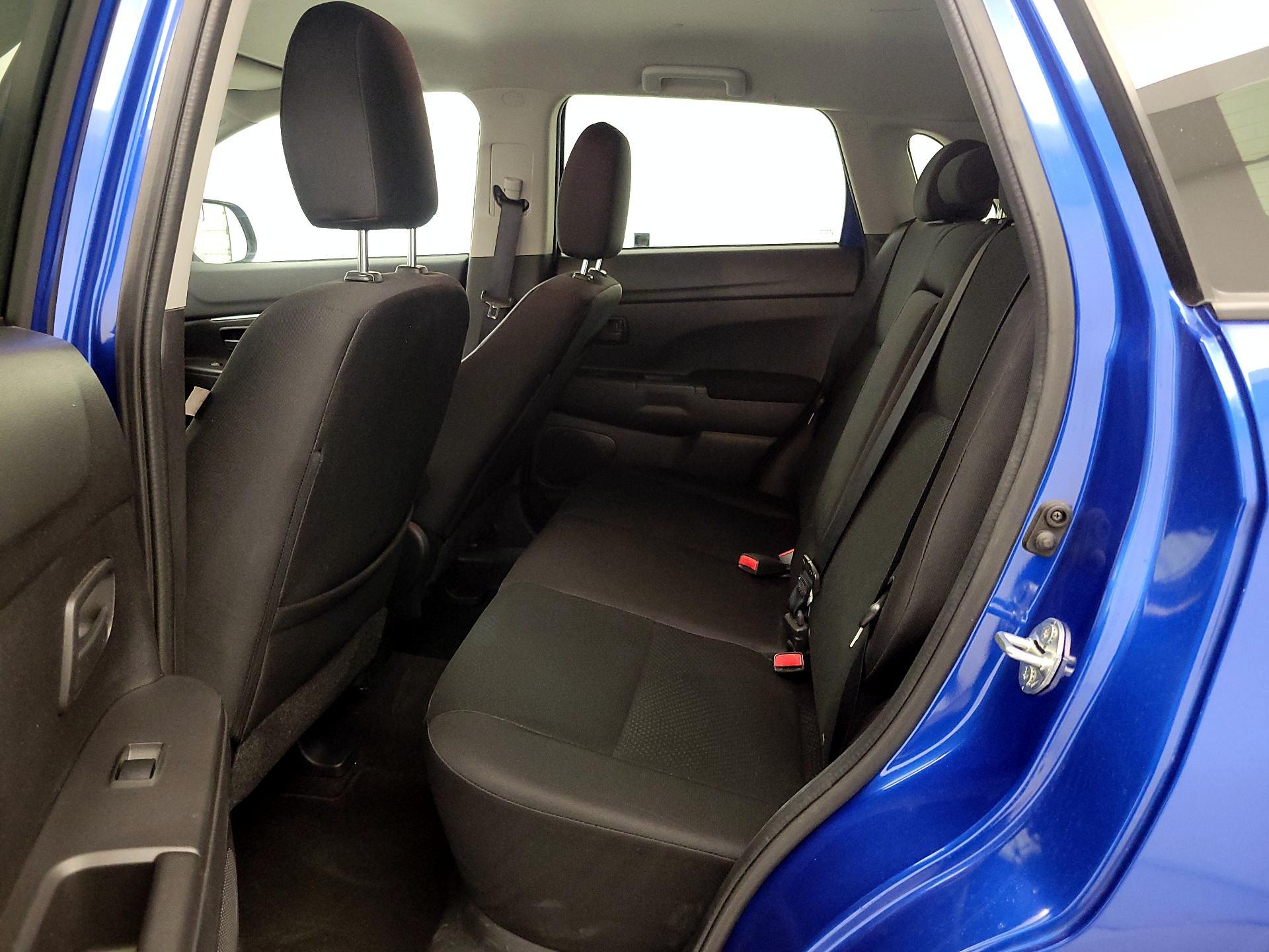 Thumbnail: 2015 Mitsubishi Outlander Sport - 18