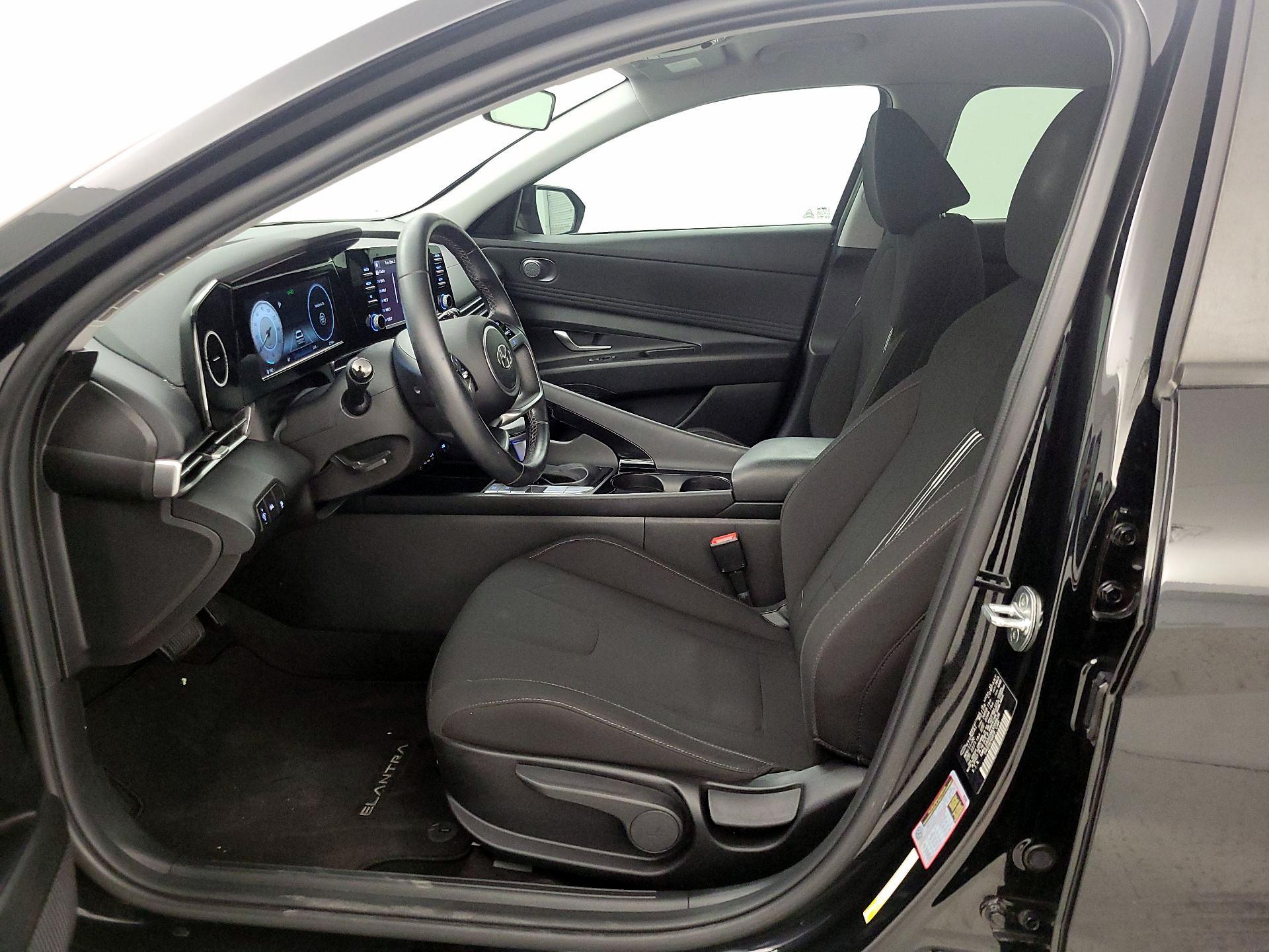 Thumbnail: 2021 Hyundai Elantra - 11