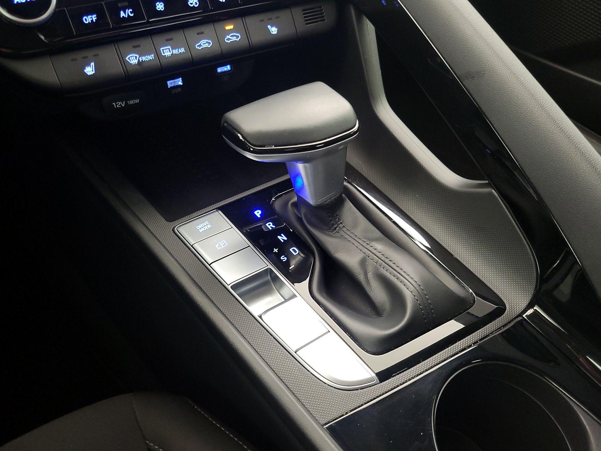 Thumbnail: 2021 Hyundai Elantra - 17