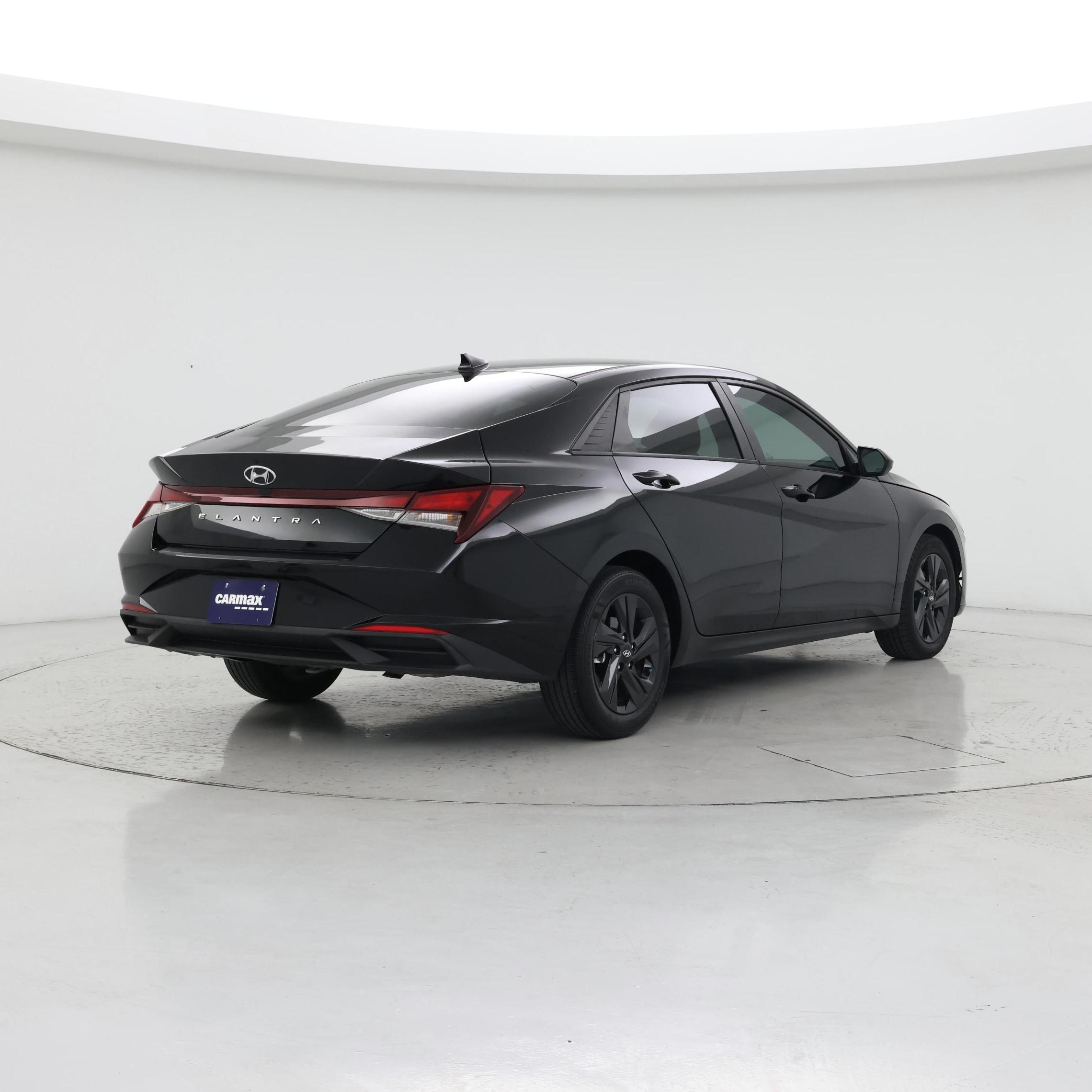 Thumbnail: 2021 Hyundai Elantra - 8