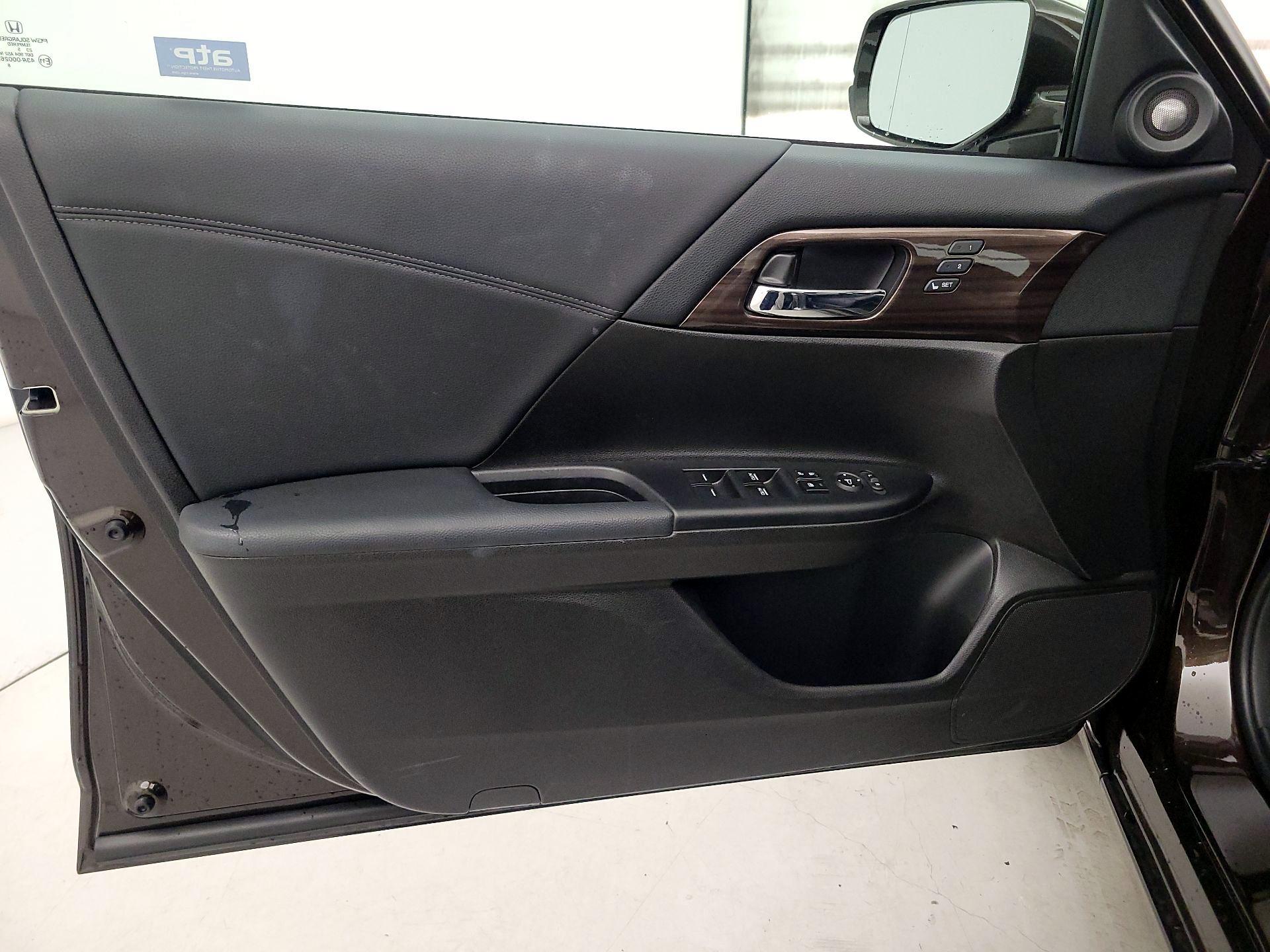 Thumbnail: 2016 Honda Accord - 12