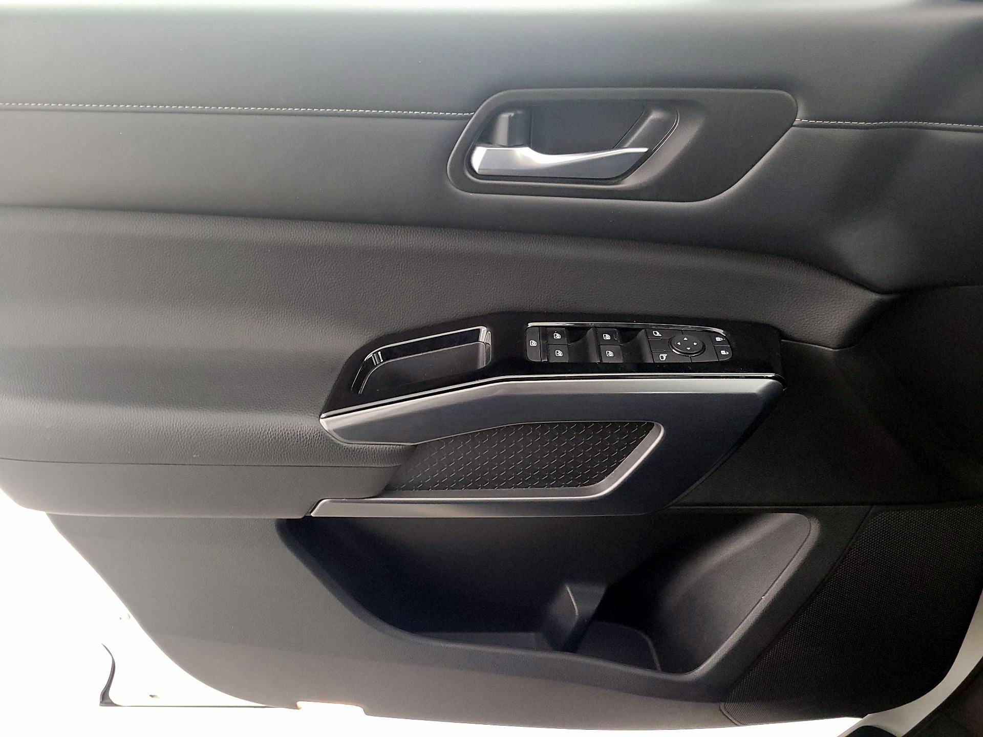 Thumbnail: 2022 Nissan Pathfinder - 12