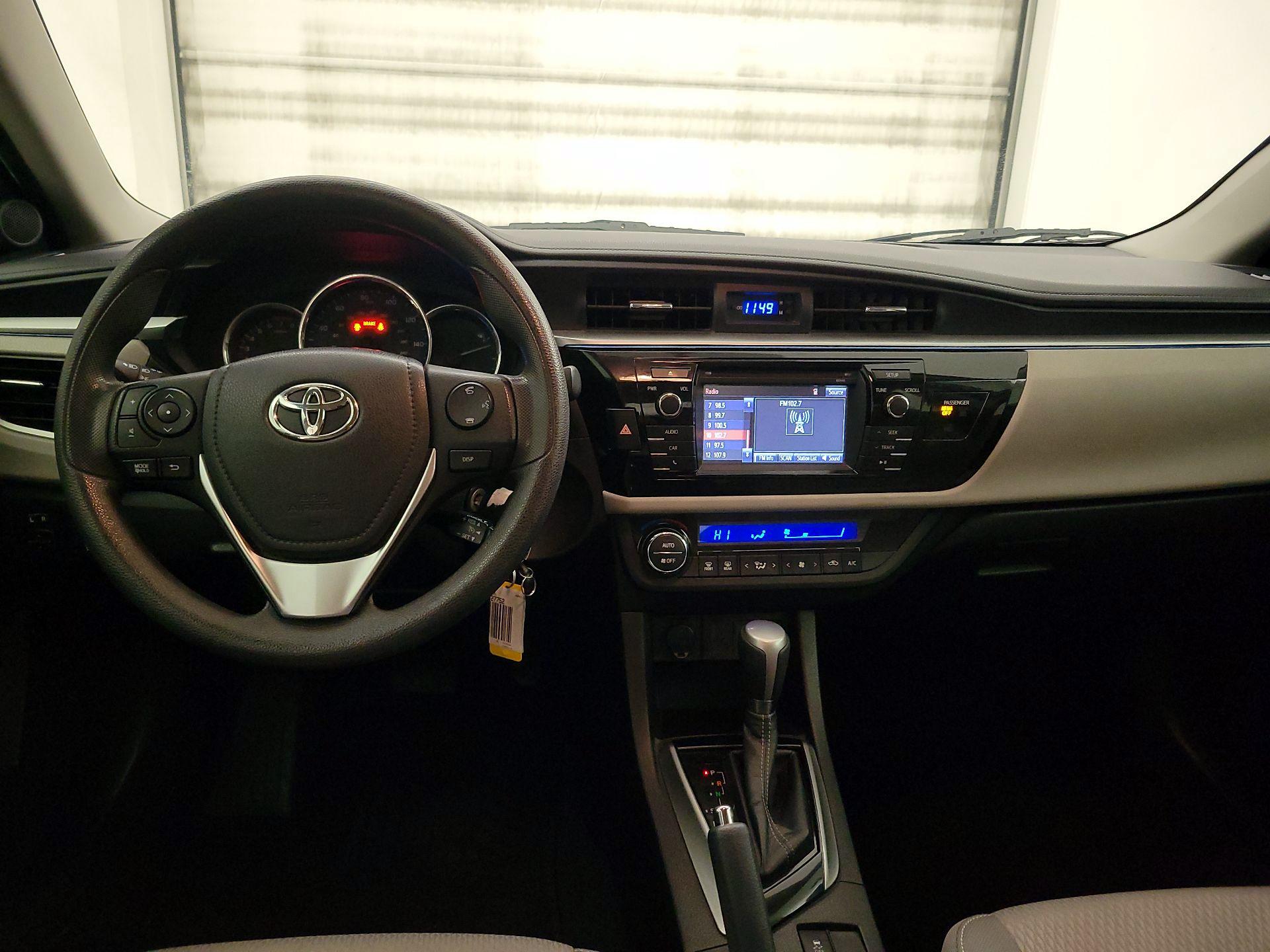 Thumbnail: 2015 Toyota Corolla - 9