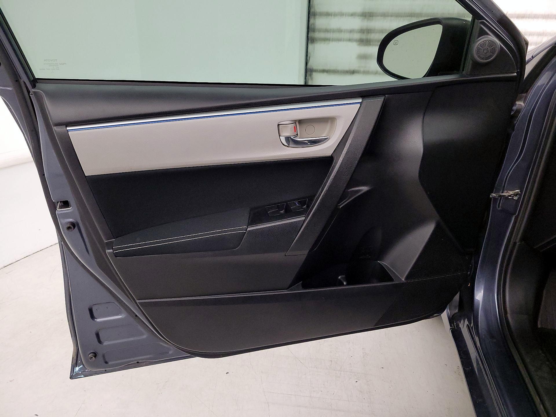 Thumbnail: 2015 Toyota Corolla - 12