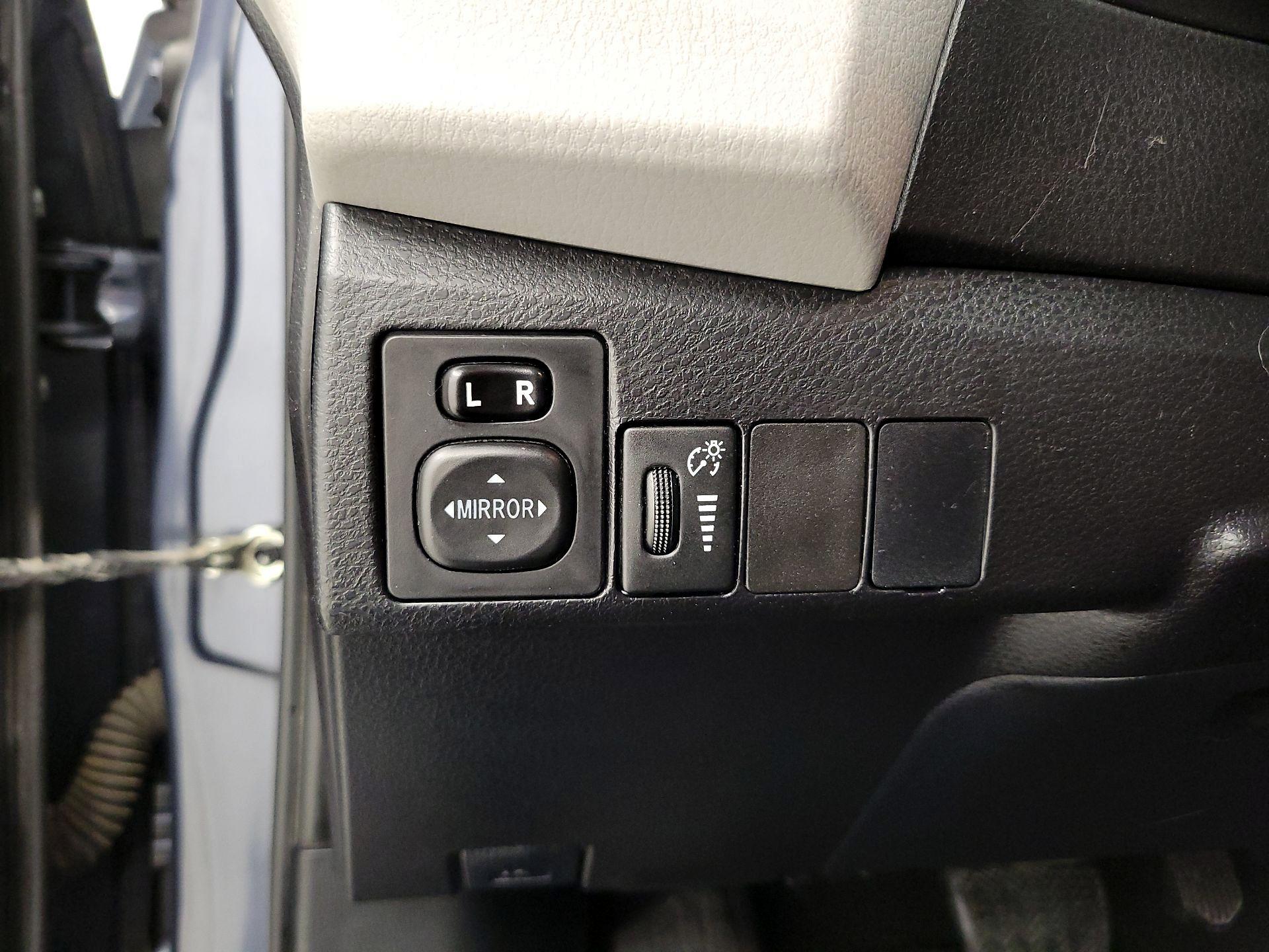 Thumbnail: 2015 Toyota Corolla - 13