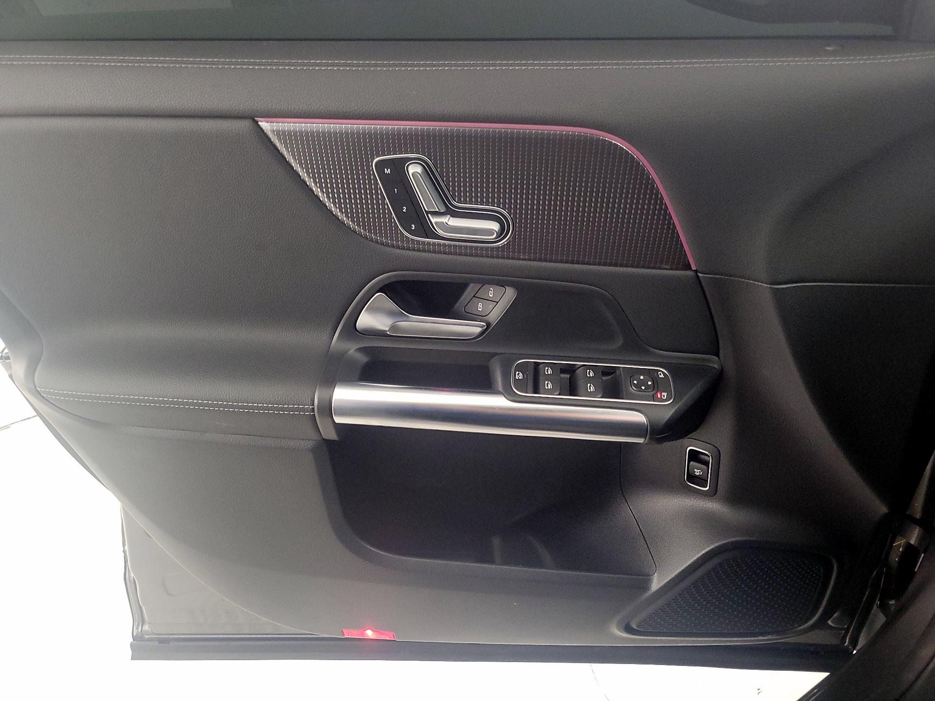 Thumbnail: 2021 Mercedes-Benz GLA - 12