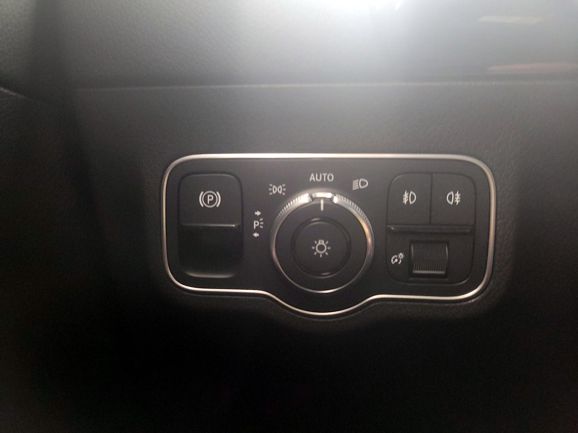 Thumbnail: 2021 Mercedes-Benz GLA - 13