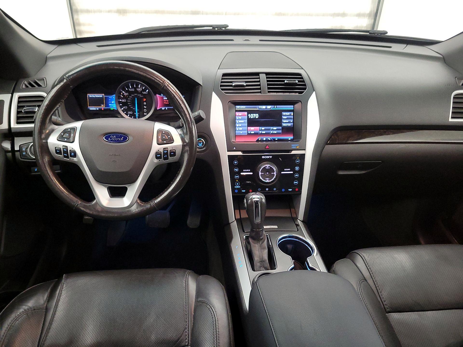 Thumbnail: 2015 Ford Explorer - 9