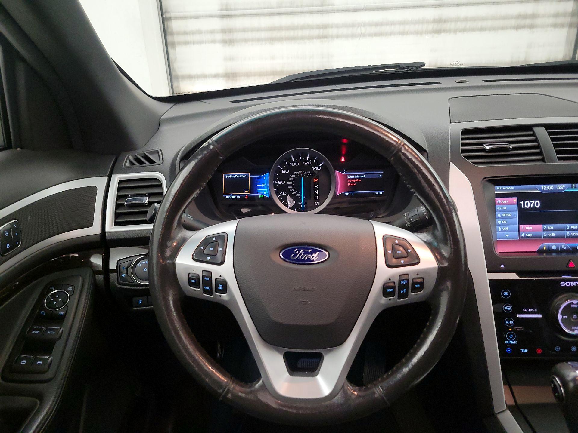 Thumbnail: 2015 Ford Explorer - 10