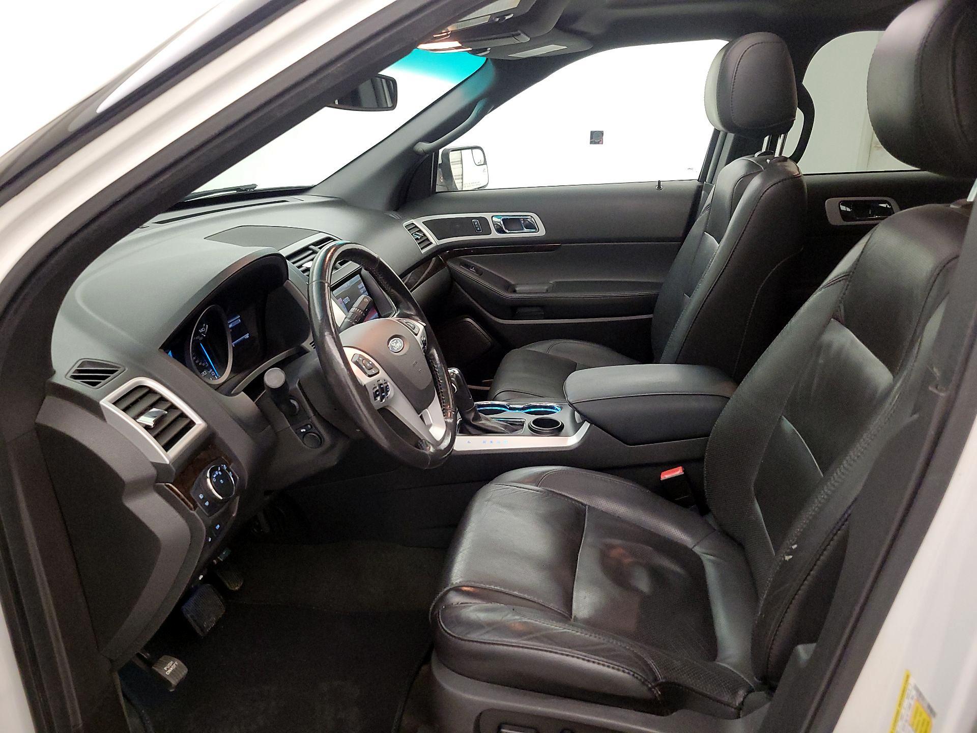 Thumbnail: 2015 Ford Explorer - 11